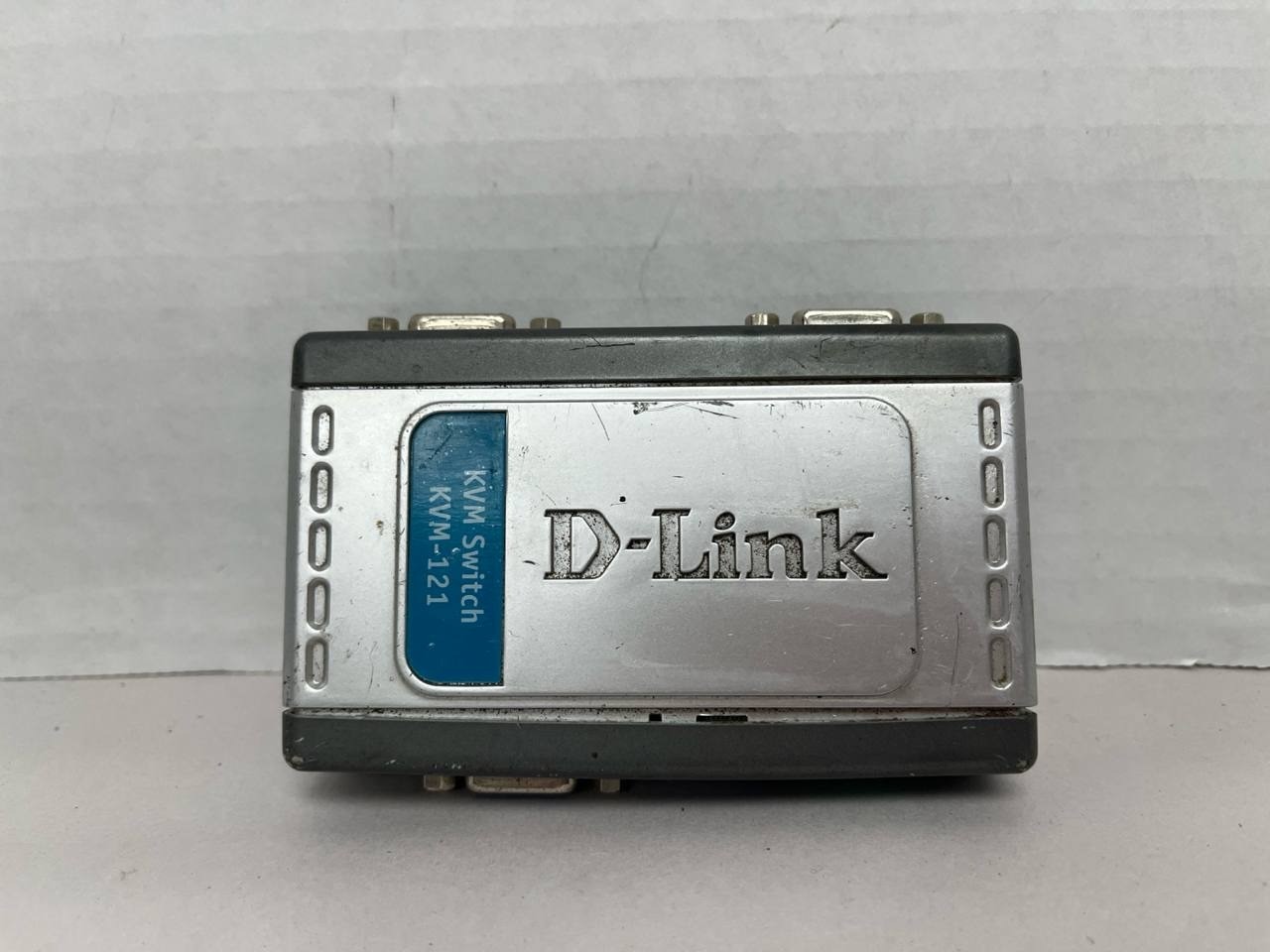 D-Link KVM-121 2-Port KVM Switch VGA PS/2 with Audio