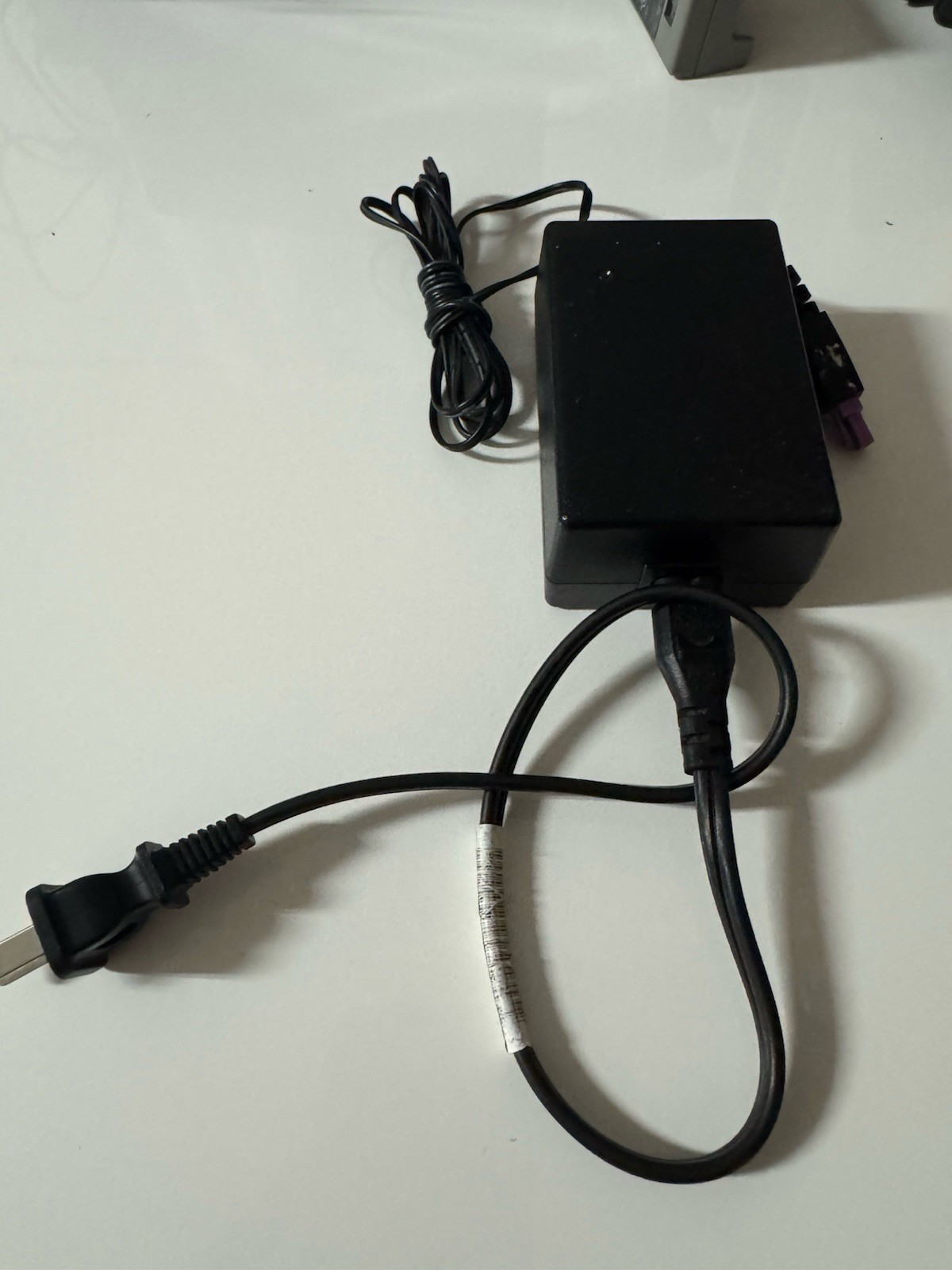 HP 0957-2269 Genuine OEM HP AC Power Adapter 32V - 625mA Purple connector TESTED
