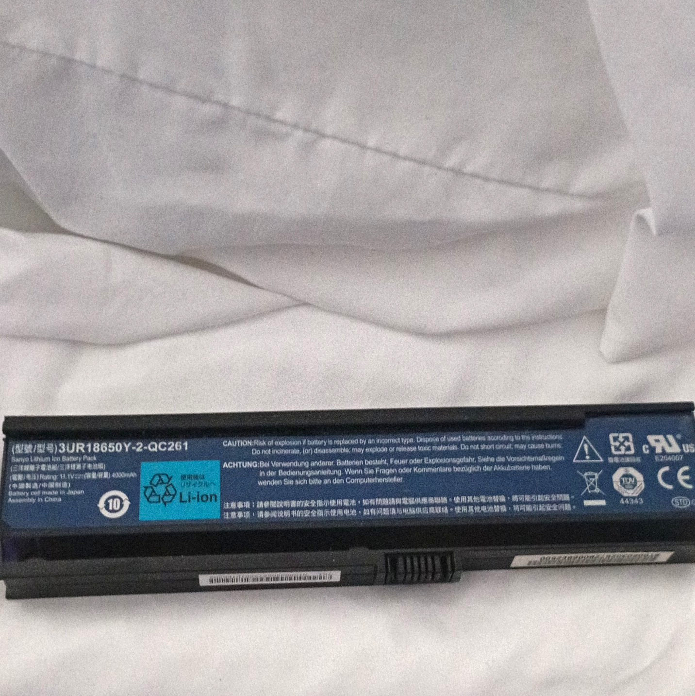 Sanyo Li-ion Laptop Battery 11.1V 4000mAh Black 3UR18650Y-2-QC261