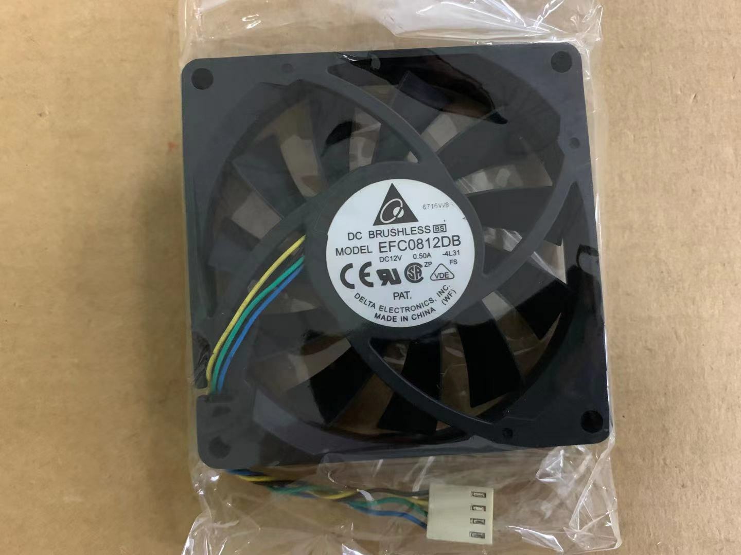 1pcs Delta DC BRUSHLESSBS EFC0812DB 8015 12V 0.50A 8CM PWM 4pin fan 80*80*15MM