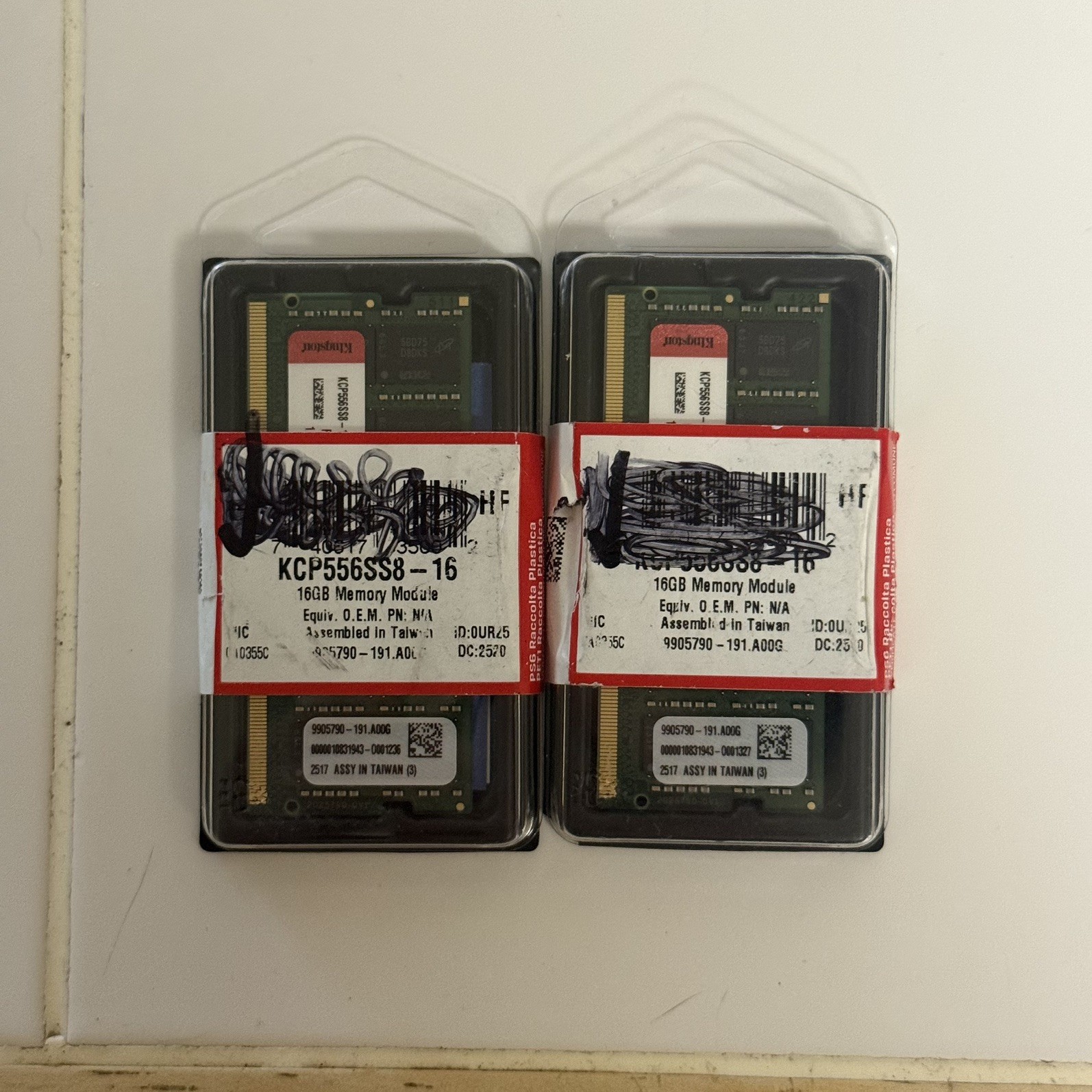 NEW - Kingston 32GB Notebook (2x16GB) DDR5-5600 SO-DIMM non-ECC KCP556SS8-16