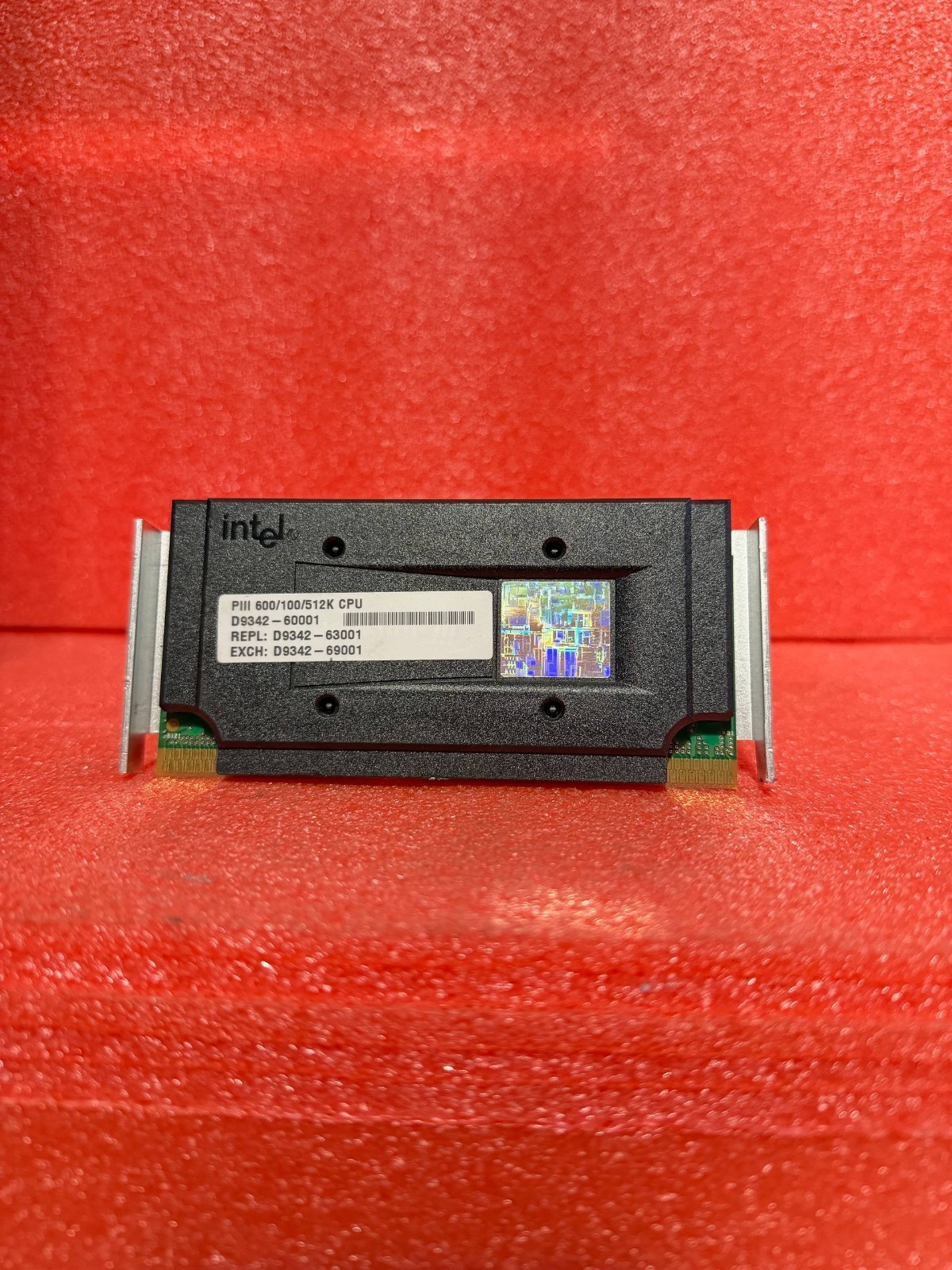 Intel SL3JM Pentium III 600MHz  /100/512 Processor  Slot 1 CPU