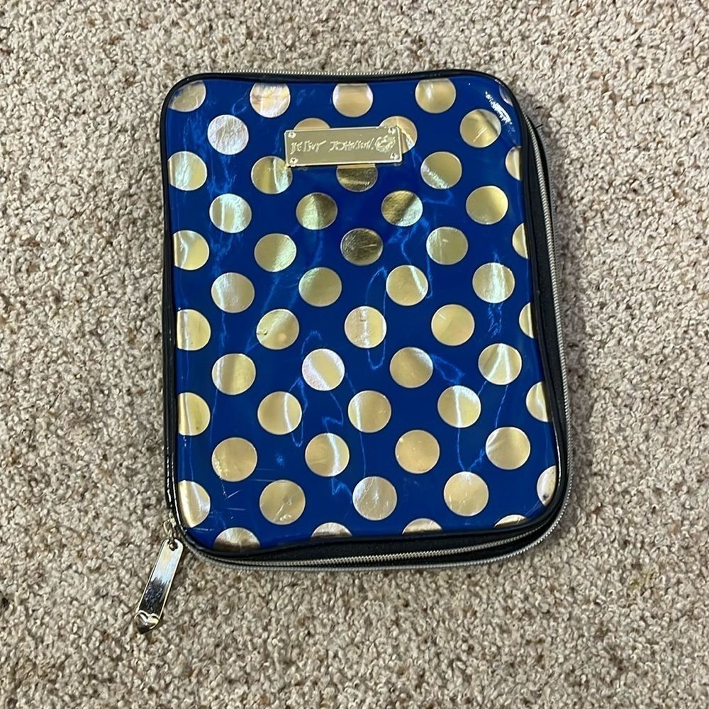 Betsy Johnson - iPad case - blue with gold polka dots