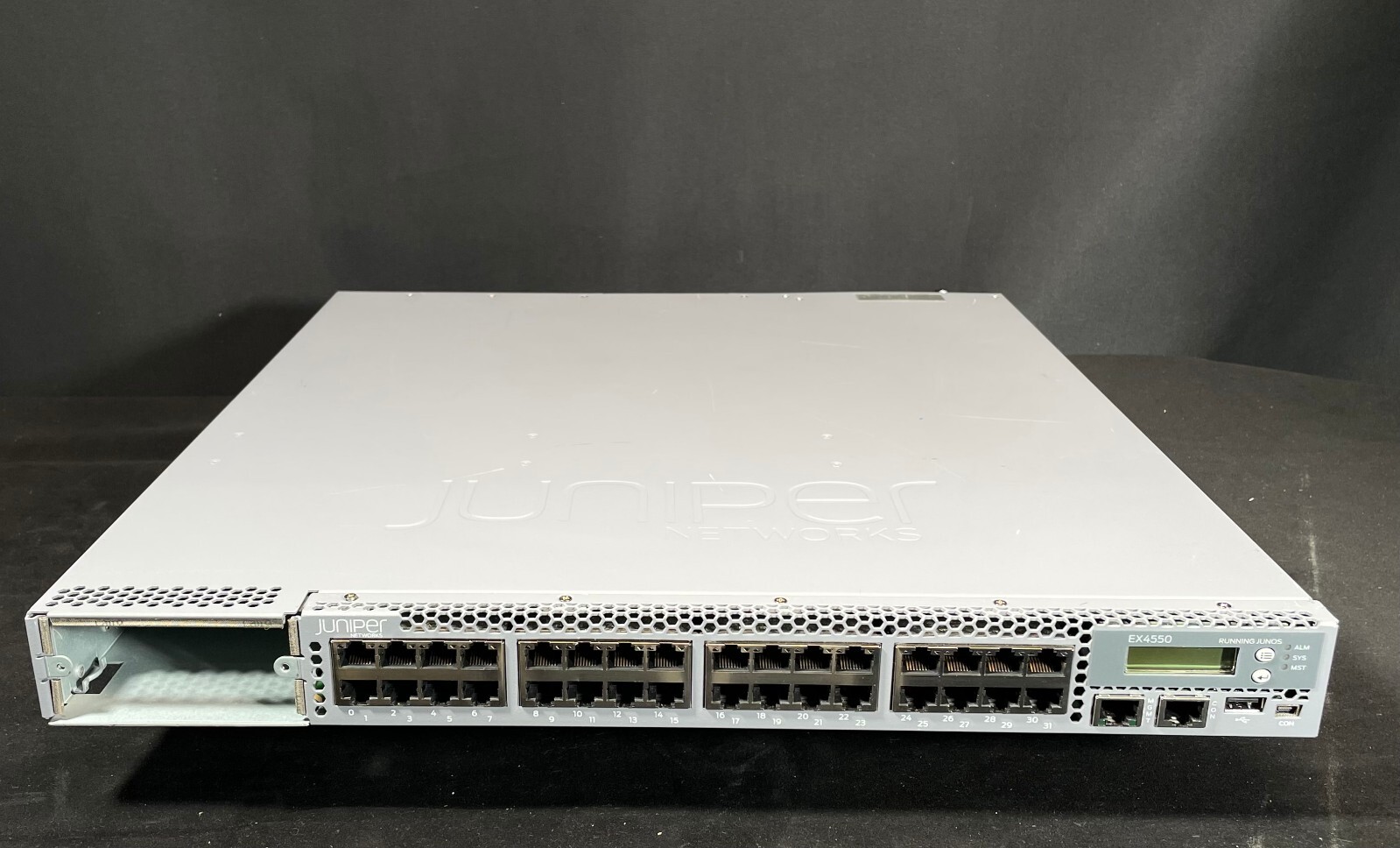Juniper EX4550-32T-AFI 32-port 100M/1G/10G BaseT Managed L3 Switch -Fast Ship