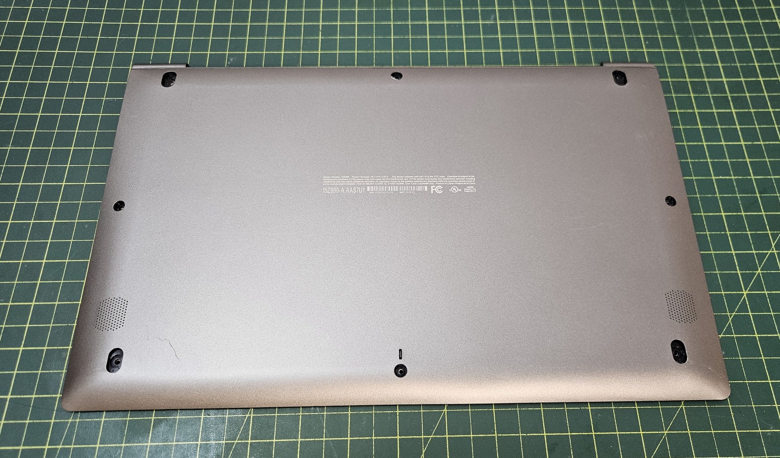 Genuine LG Gram 15Z990-A 15.6 Lower Bottom Case Base Cover #e232