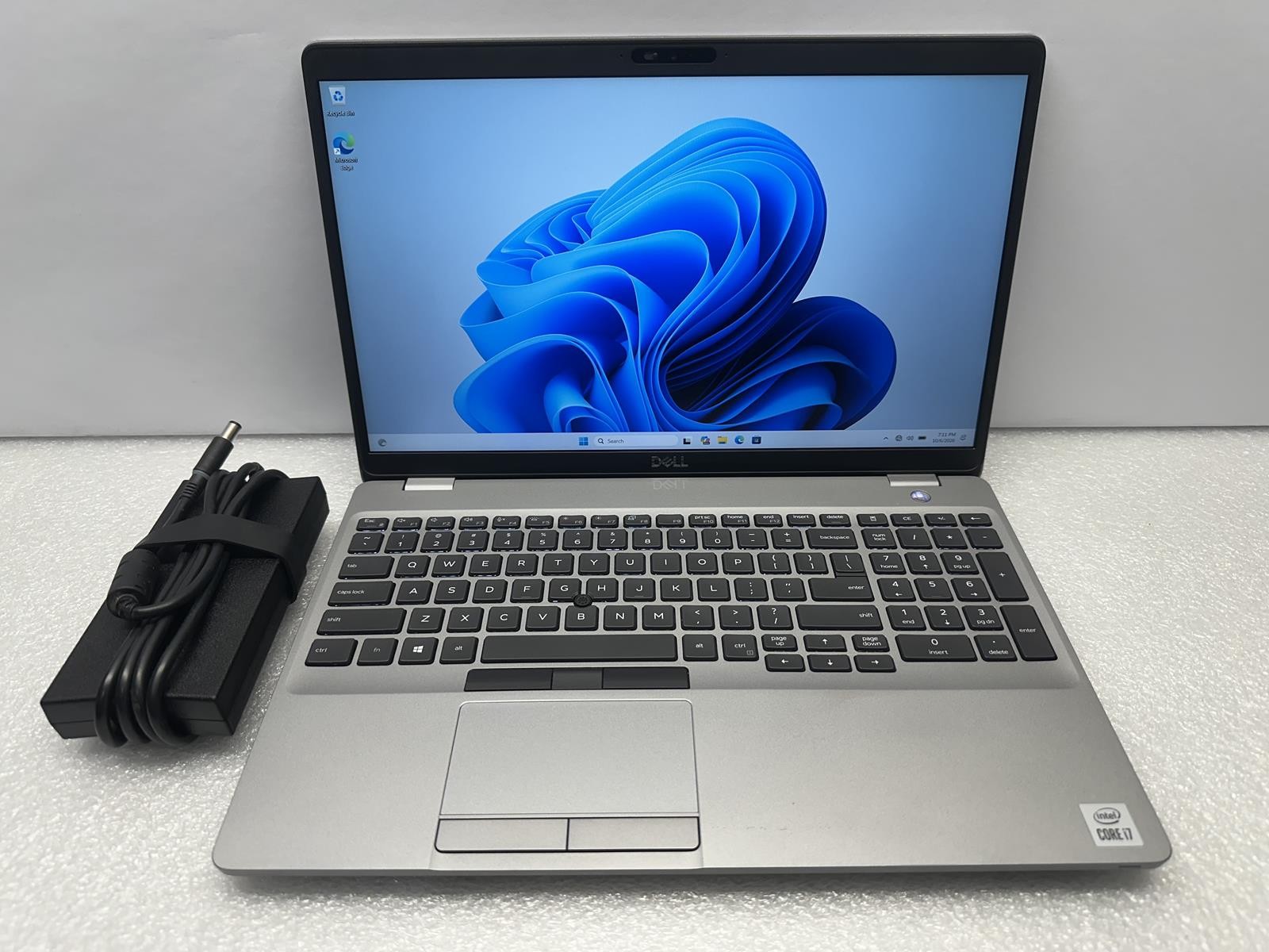 Dell Precision 3551 i7-10850H CPU @ 2.70GHz 16GB RAM 256GB NVMe P620 Win11Pro