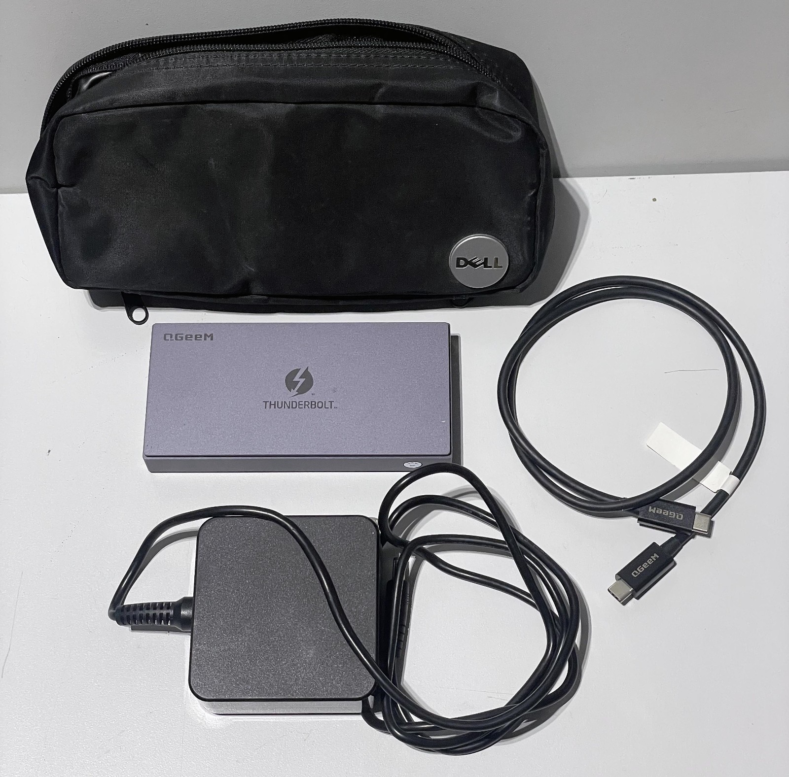 QGeeM Mini Docking Station 6-in-1 Thunderbolt 4 T4803 Power Supply Pouch Cable