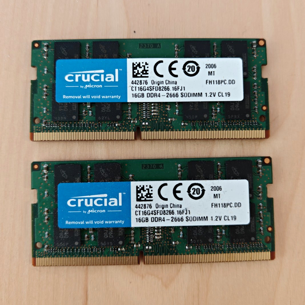 Crucial 32GB (2x16GB) DDR4-2666 PC4-21300 SO-DIMM 260-Pin CT16G4SFD8266