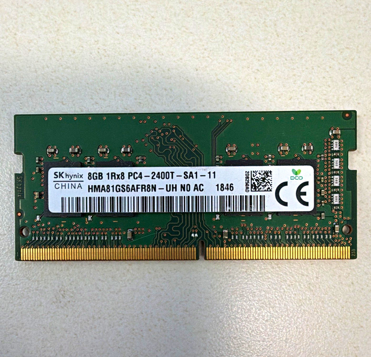 SK hynix 8GB DDR4 SO-DIMM PC4-2400T 260-Pin Non-ECC RAM HMA81GS6AFR8N-UH