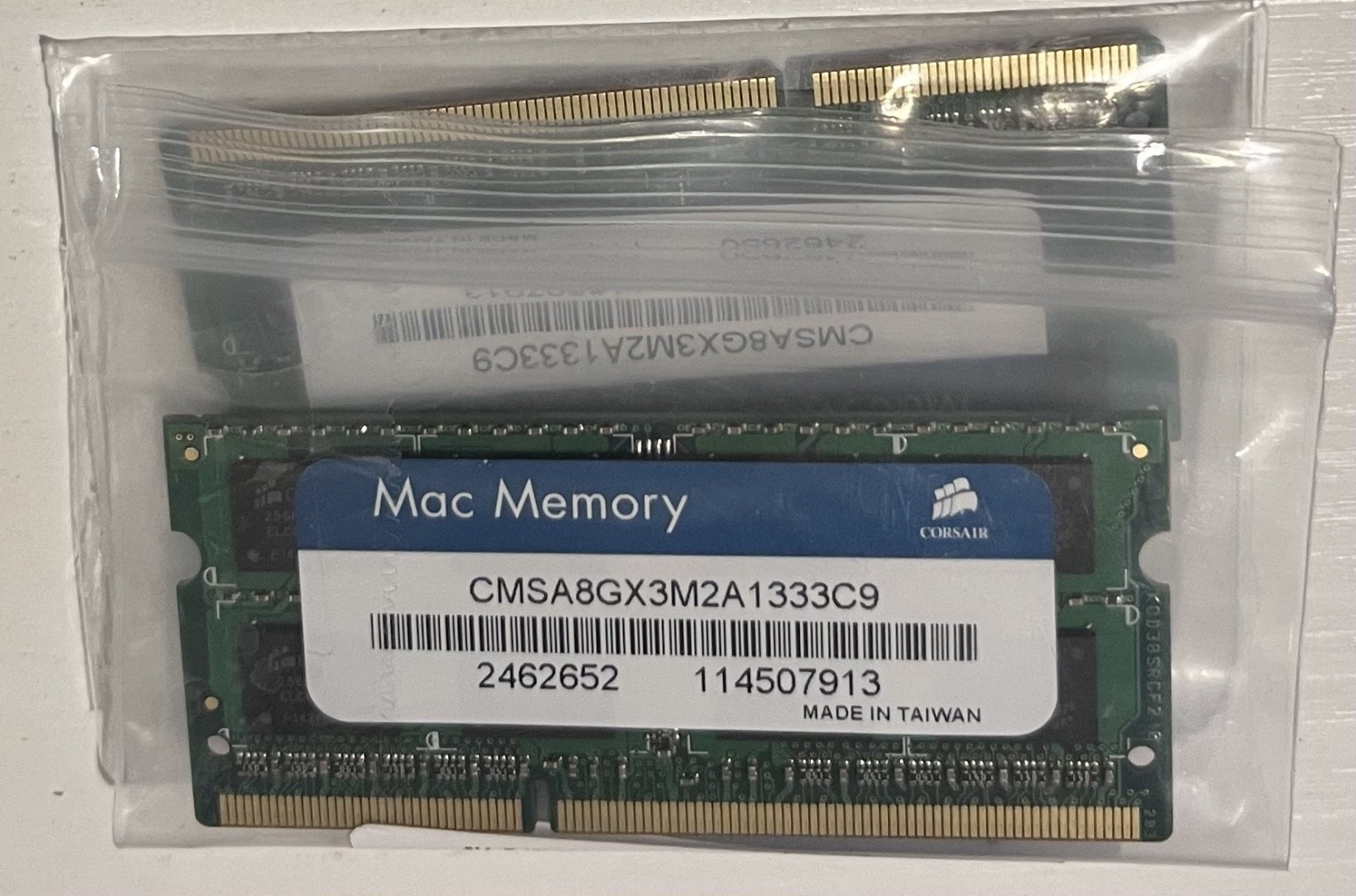 Corsair Mac Memory 8GB (2 x 4GB) PC3 8500 (DDR3-1066) Memory (CMSA8GX3M2A1333C9)