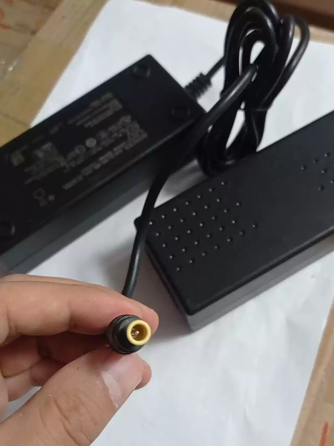 Genuine Sony AC Adaptor AC-E2040U 20V 4A 80W Power Supply