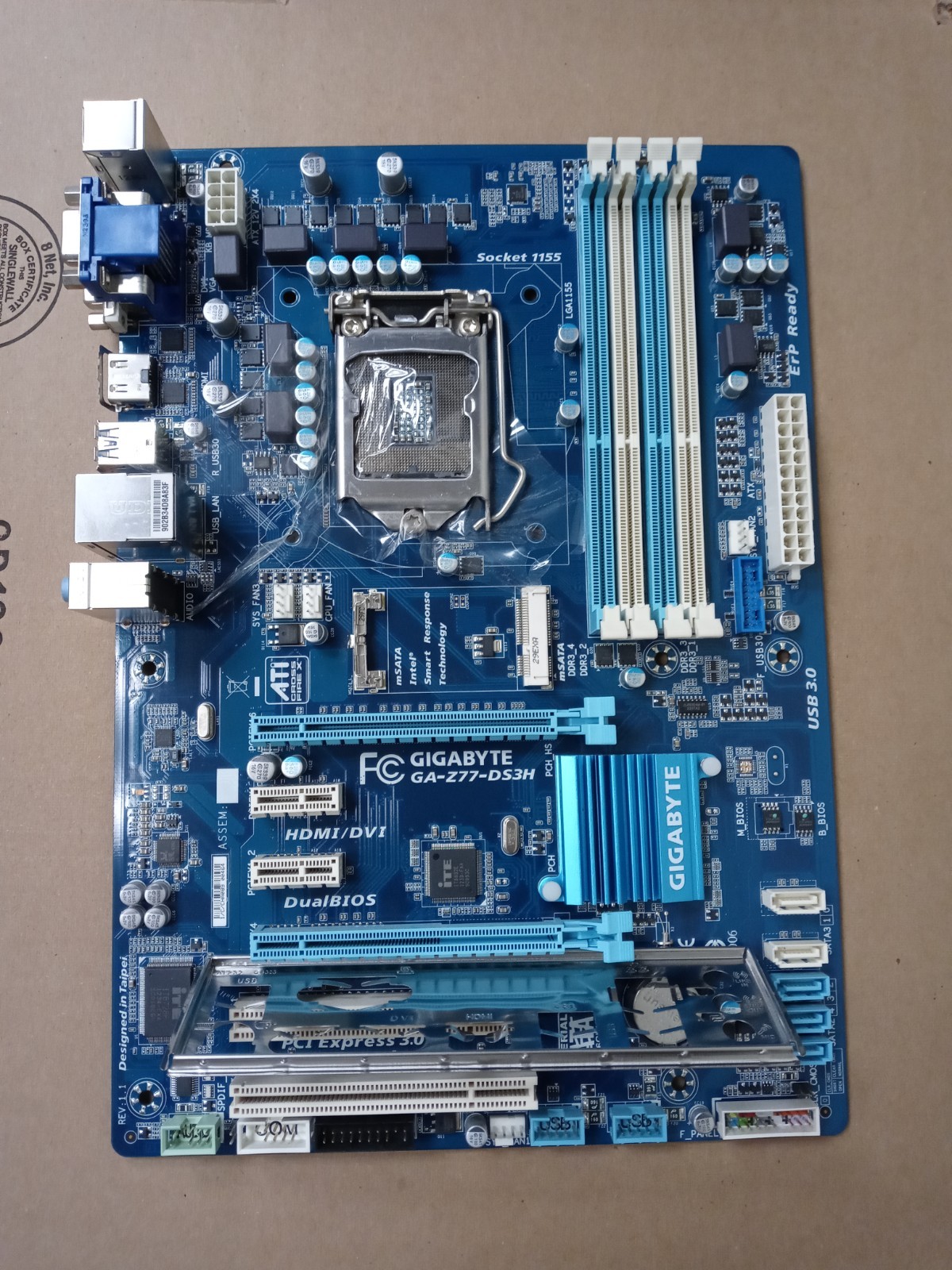 Gigabyte GA-Z77-DS3H Motherboard  LGA 1155 + IO Shield