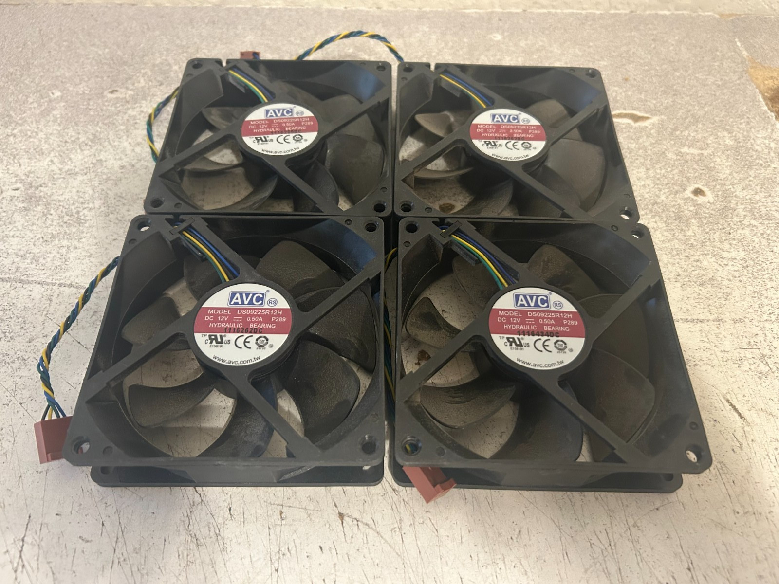 Lot of 4 AVC 12V 4 Pin Case Cooling Fan 92 x 25 DS09225R12H Quick Ship