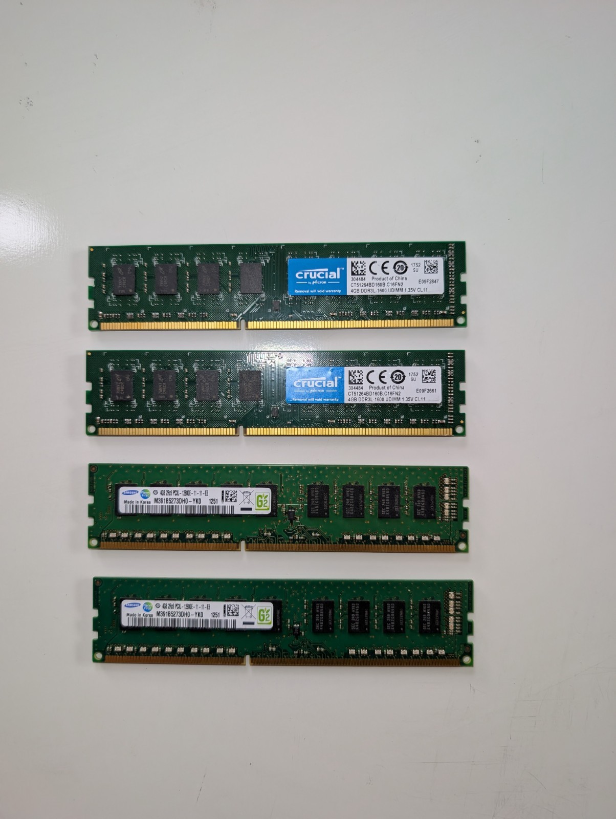 Lot of 4 – 4GB DDR3L RAM: 2x Crucial CT51264BD160B + 2x Samsung ECC PC3L-12800E
