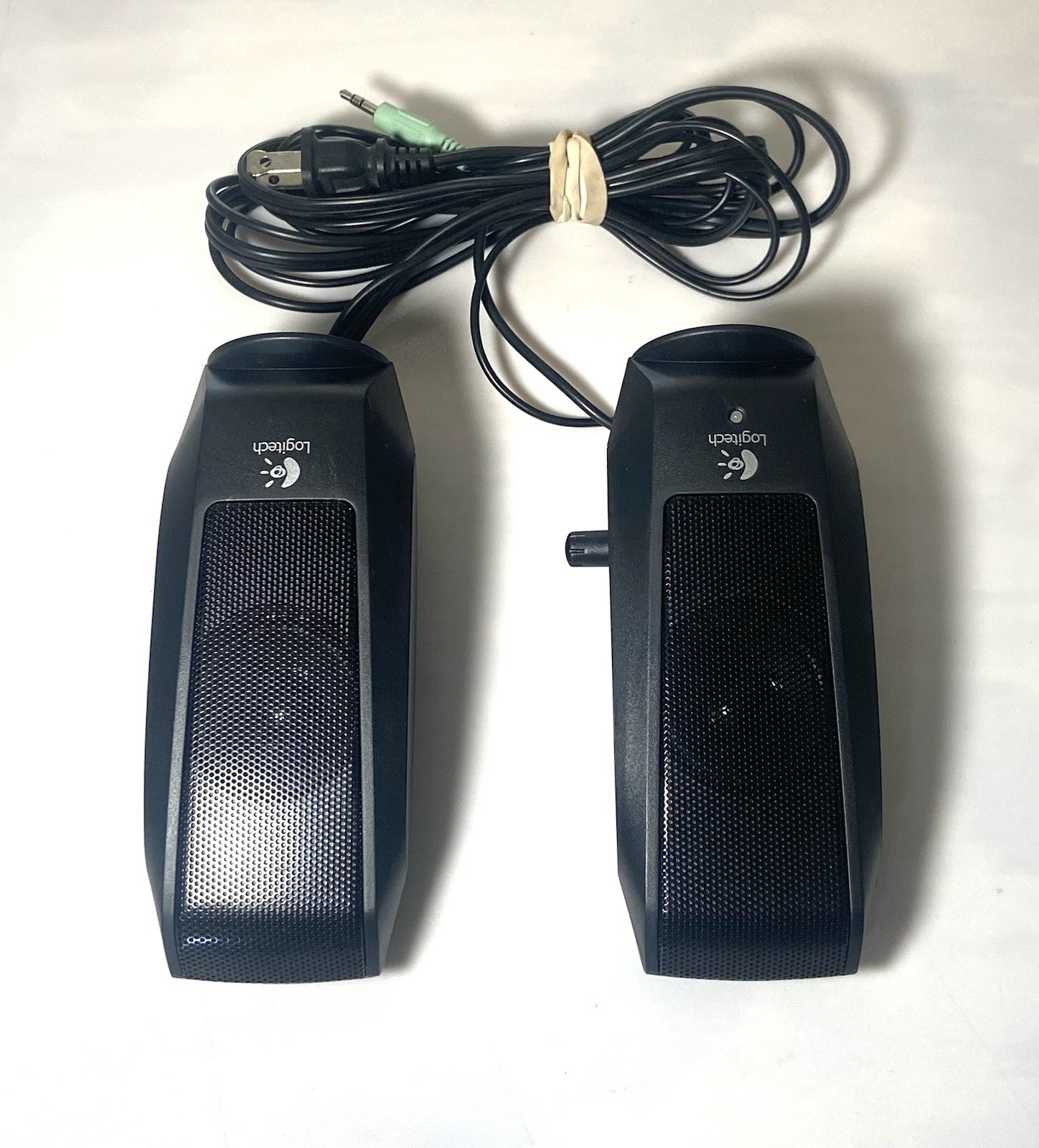 Logitech S120 Desktop Speaker System - Black