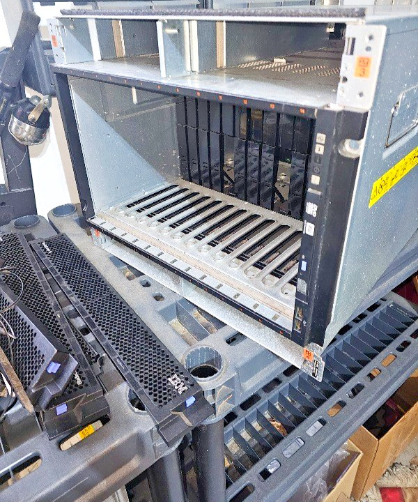 Lot of 2 IBM blade center Type H chassis 8852