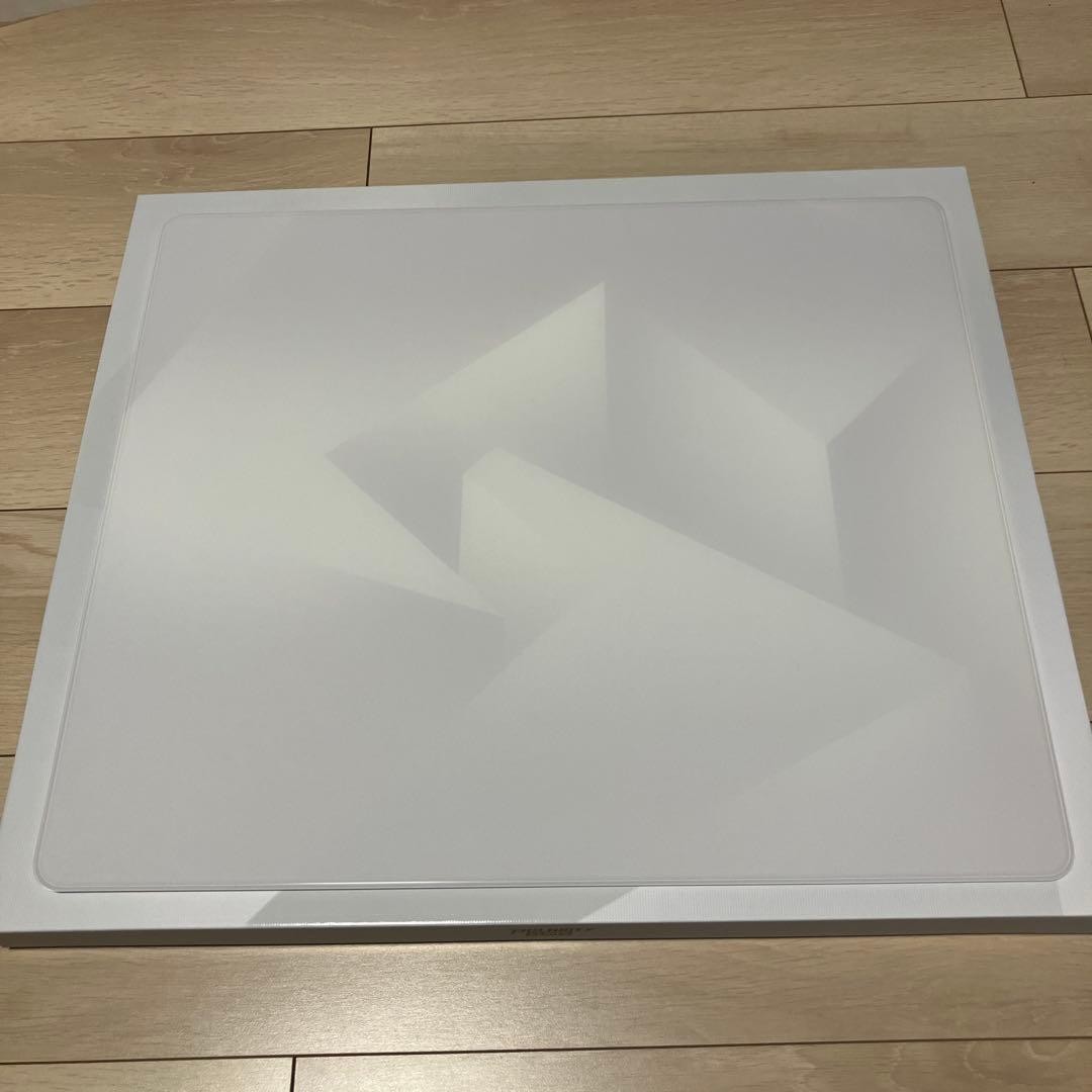 GLSSWRKS Polarity Glass Gaming Mouse Pad White Pre-owned
