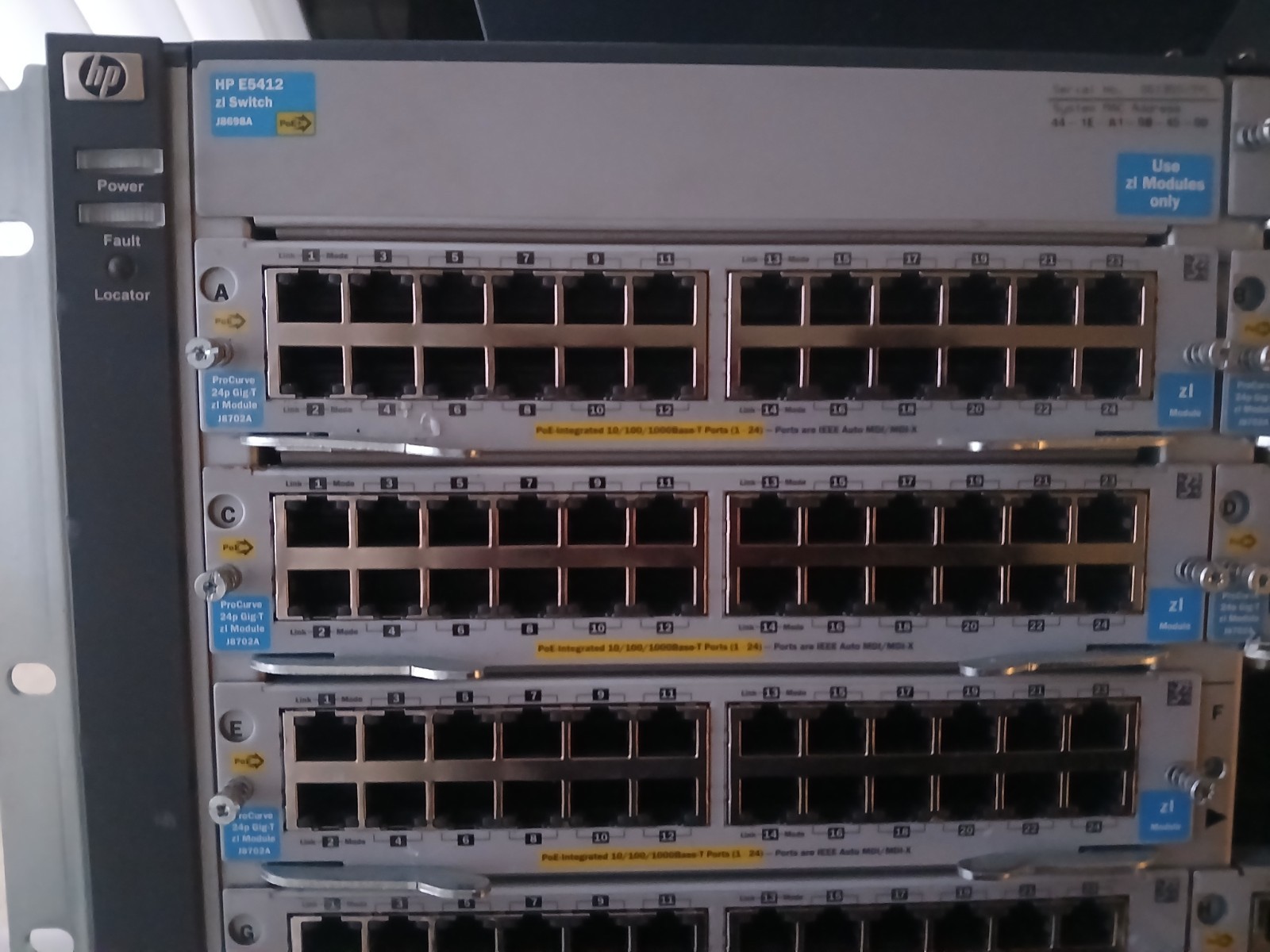 HP ProCurve E5412 zl 12-9 × 24Port Gig-T J8702A + 2×4Port 10GbE CX4 J8708A