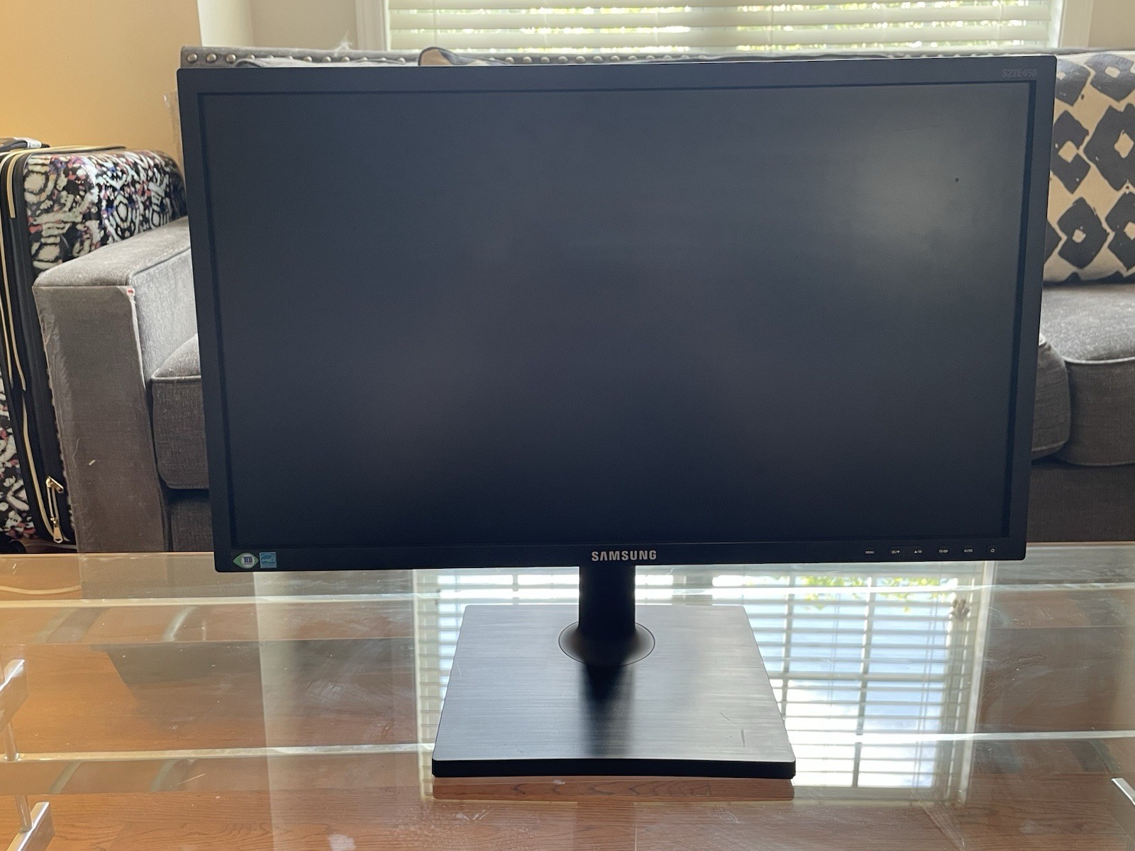 Samsung SE450 Ser 21.5" Widescreen FHD LED LCD Monitor - Black (‎LS22E45KDSV/GO)