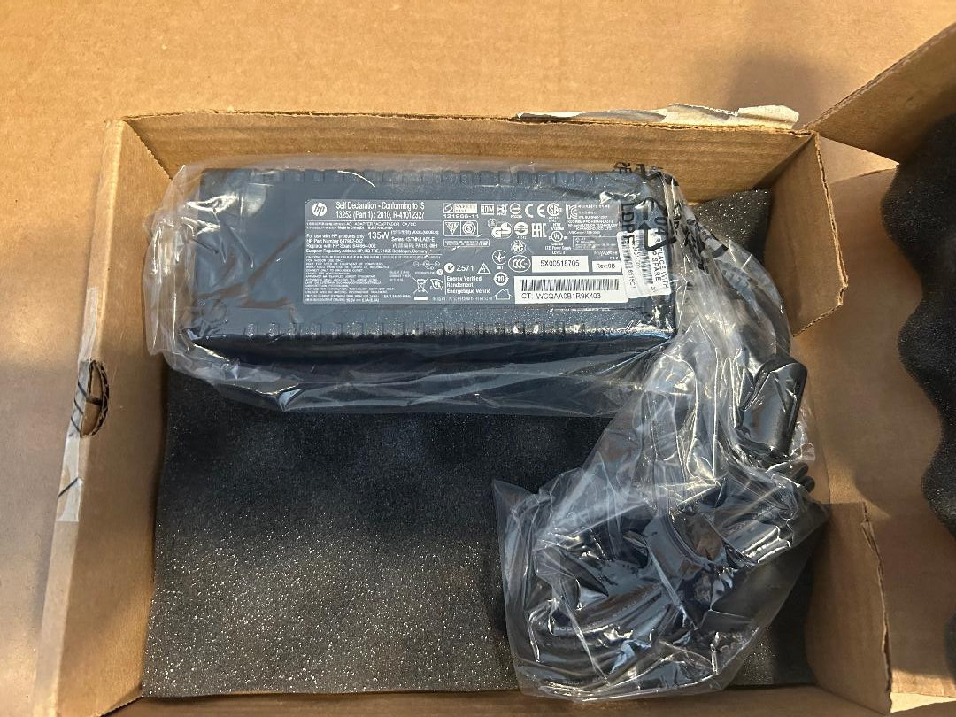 Qty.8 New HP 135W AC Adapter Charger 19.5V 6.9V Model HSTNN-LA01-E 647982-002