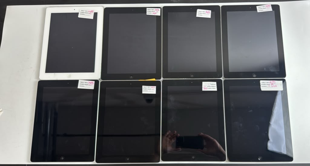 Lot of 10  -  iPad Model A1395 16GB - Defective  (/RT7-1068-A1395-10-ASIS)