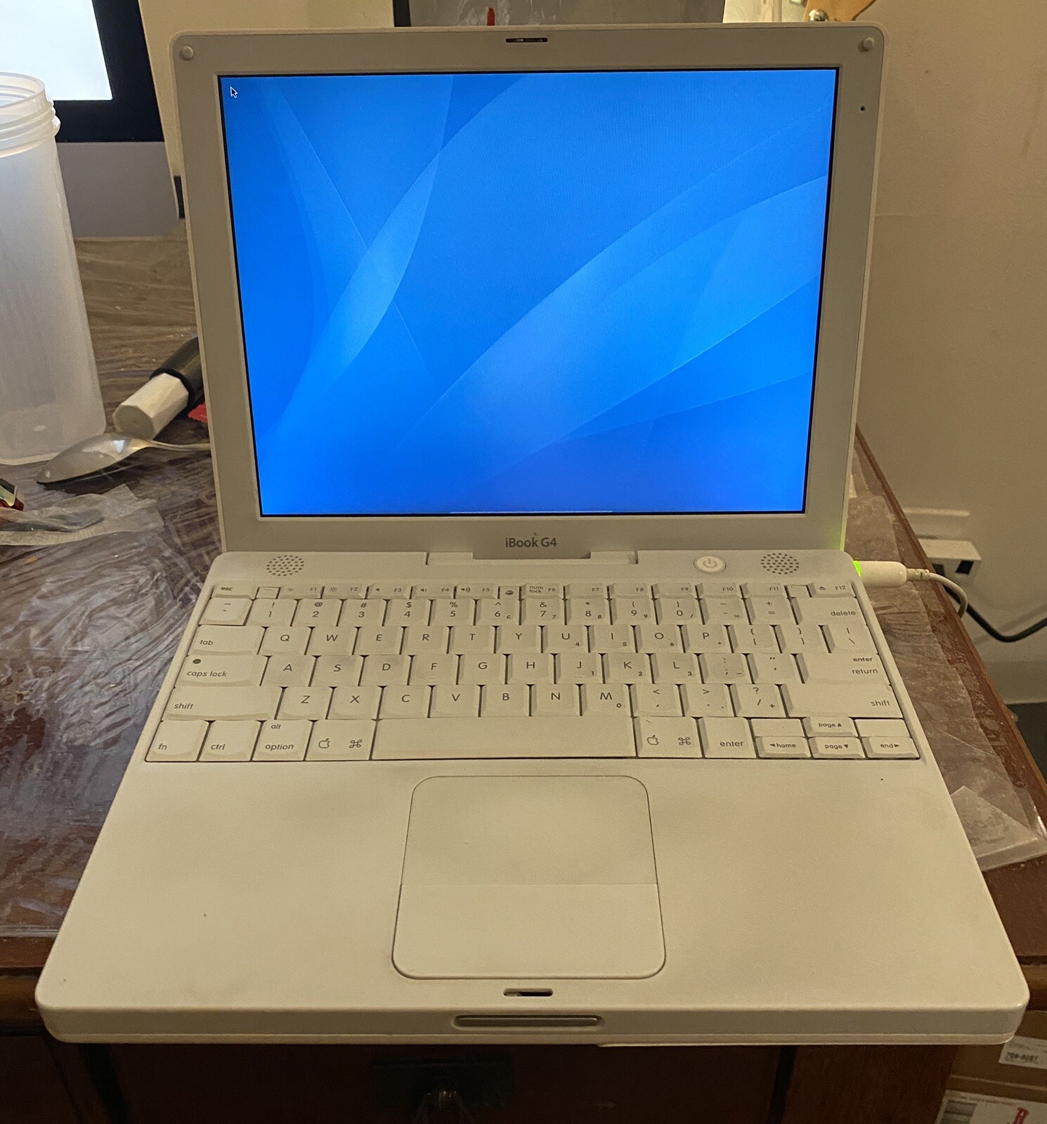 Apple iBook A1133 12.1" Notebook/Laptop w/ PowerPC G4 1.33Ghz 1GB RAM 40GB HDD