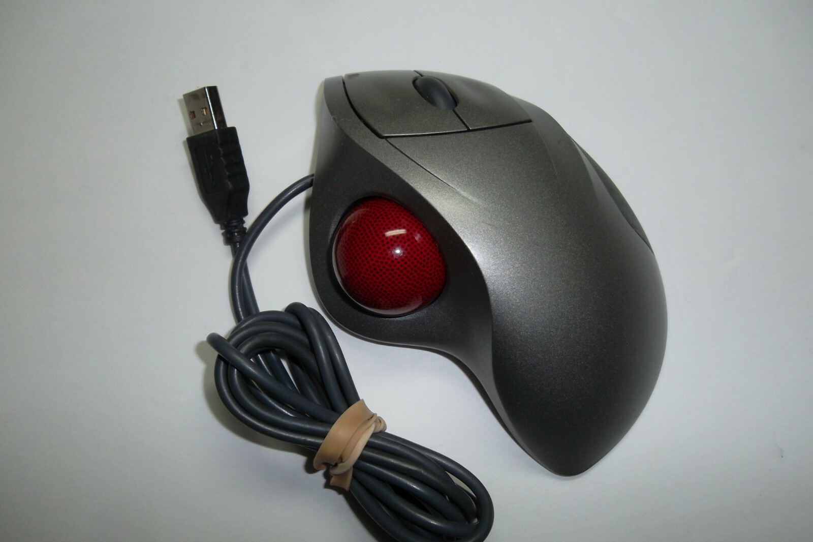 LOGITECH T-BB18 Trackman Wheel Marble Mouse USB w/2-Button Scroll 804360-1000