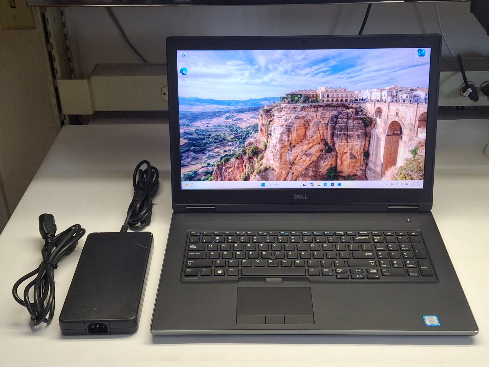 Dell Precision 7730 17.3" Intel Xeon E-2186M 32GB 512GB NVMe Nvidia P3200 (6 GB)