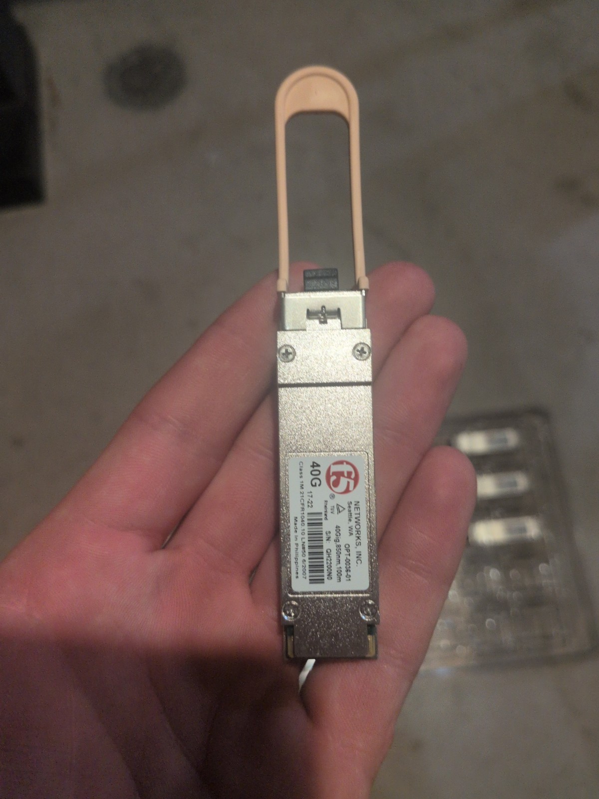 F5 Networks OPT-0036-01 compatible F5-UPG-QSFP+ 40GBASE-SR4 100m QSFP+SR4 850nm