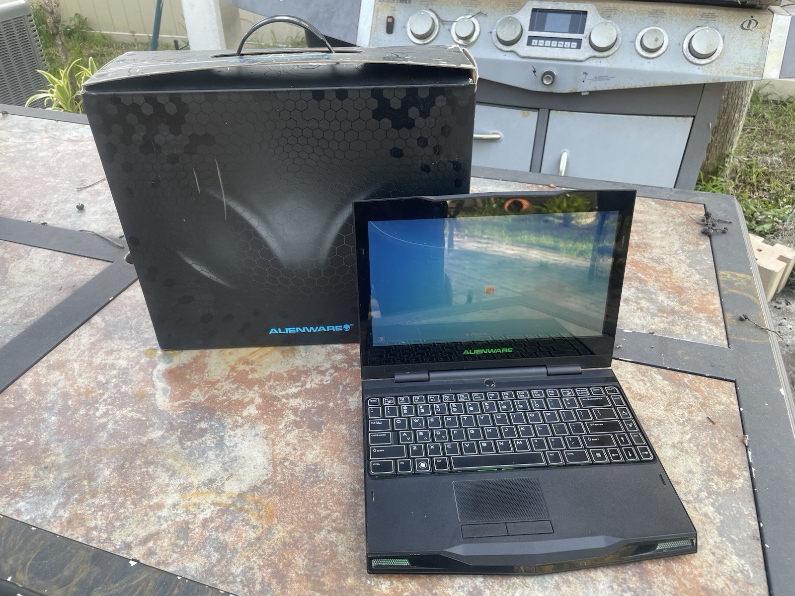 Rare Alienware M11X R1 Laptop Tested And Serviced With Box + Manuals