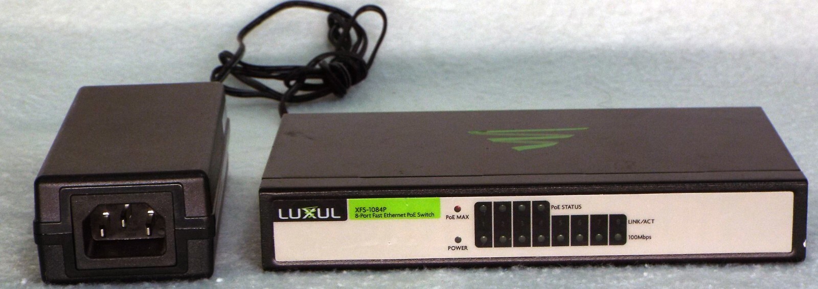 ⚠️Luxul XFS-1084P - Unmanaged Switch - 4 PoE Ethernet Ports & 4 Ethernet Ports⚠️