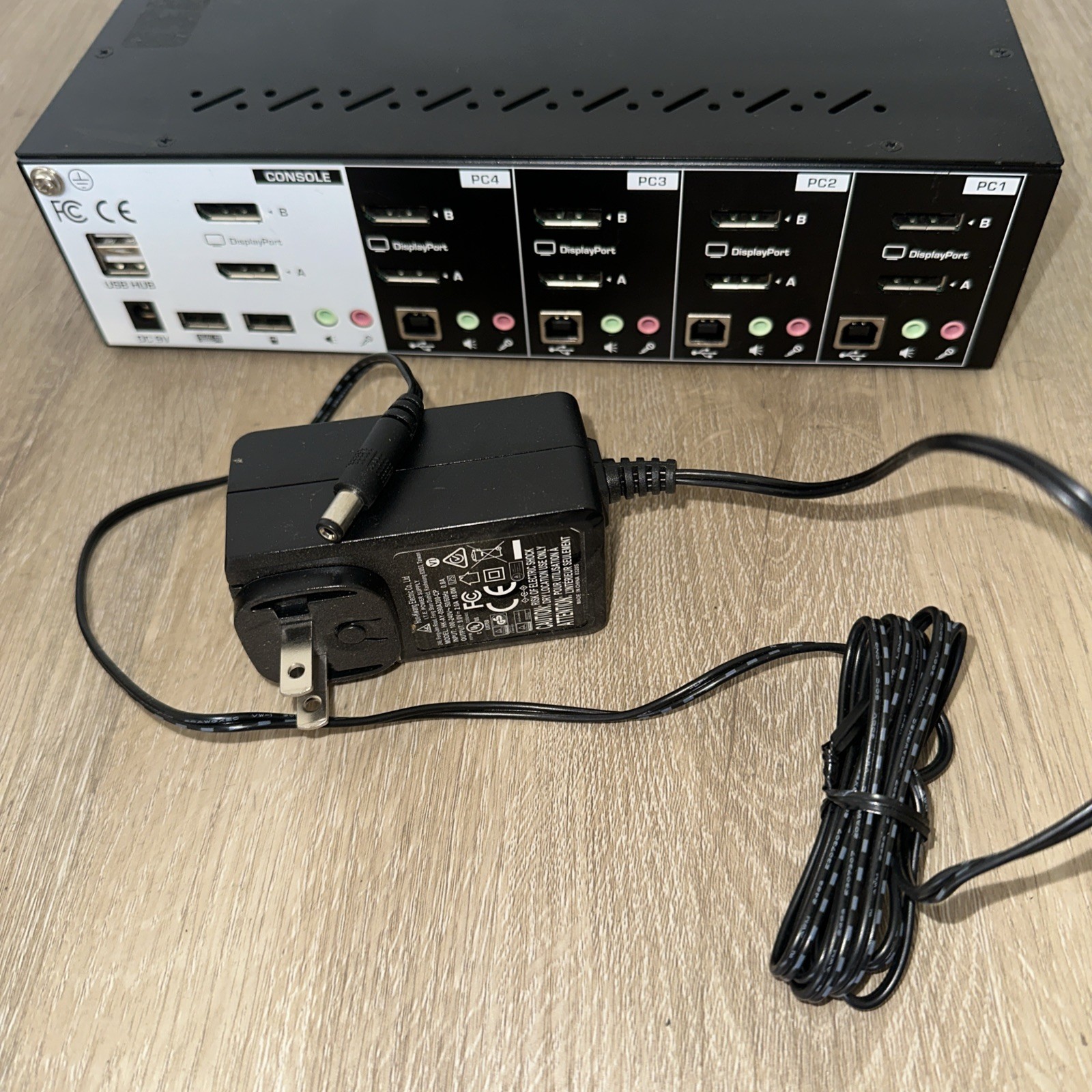 TK-440DP TRENDnet TK 440DP KVM-/Audio-/USB-Switch 4 x KVM/Audio/USB.