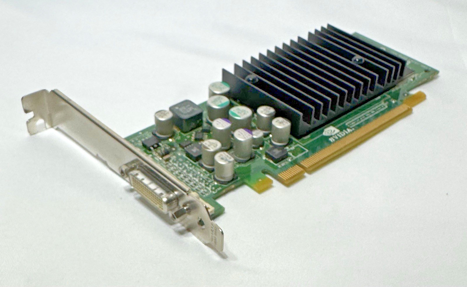 Sun 371-0750 nVIDIA Quadro NVS285 2D GRAPHICS ACCELERATOR PCIe x16 X7266A