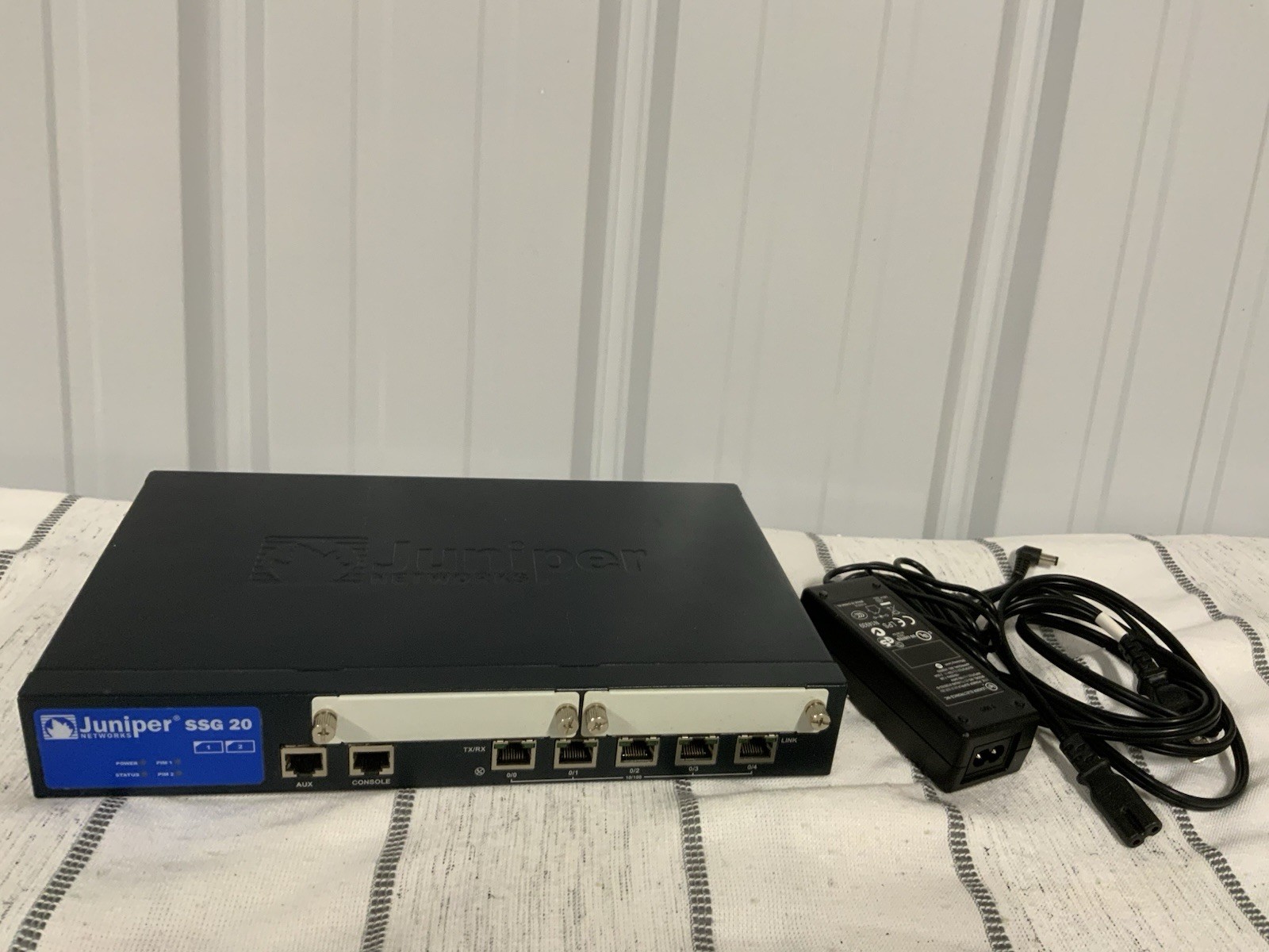 Juniper Networks SSG-20-SH 5-Port Firewall
