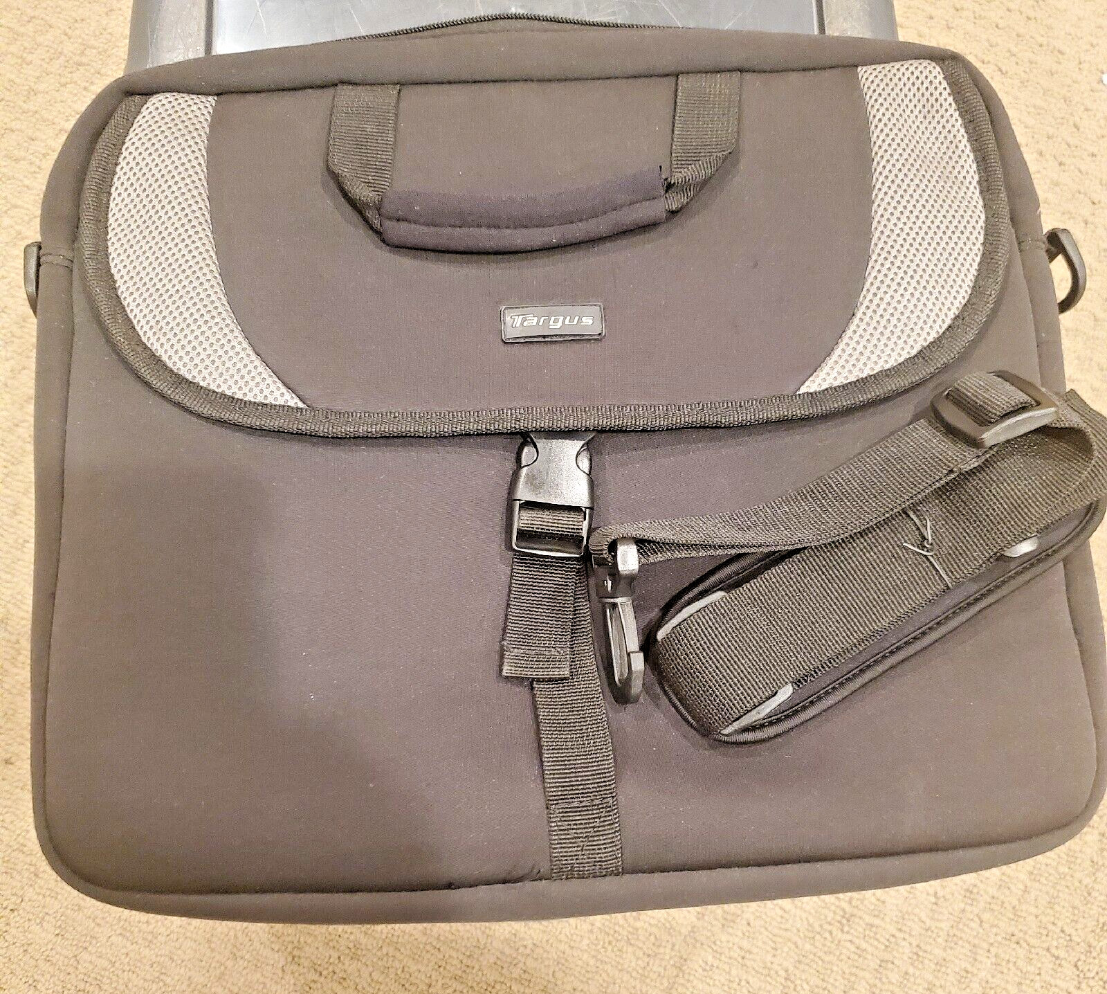 Targus Laptop Sleeve Gray And Black Neoprene (CVR200-10) Computer Bag Messenger