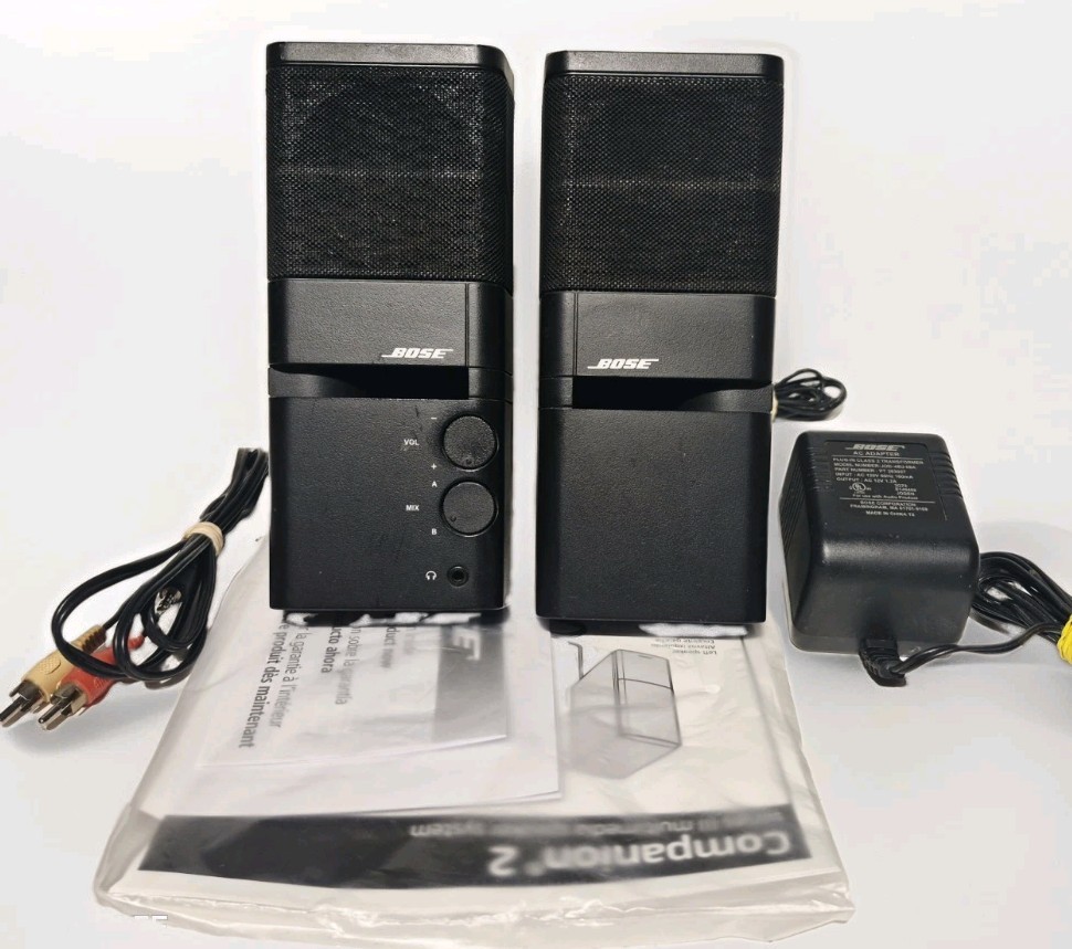 BOSE MEDIAMATE COMPUTER SPEAKERS PAIR W/ AC ADAPTER & AUDIO CABLE TESTED WORKING