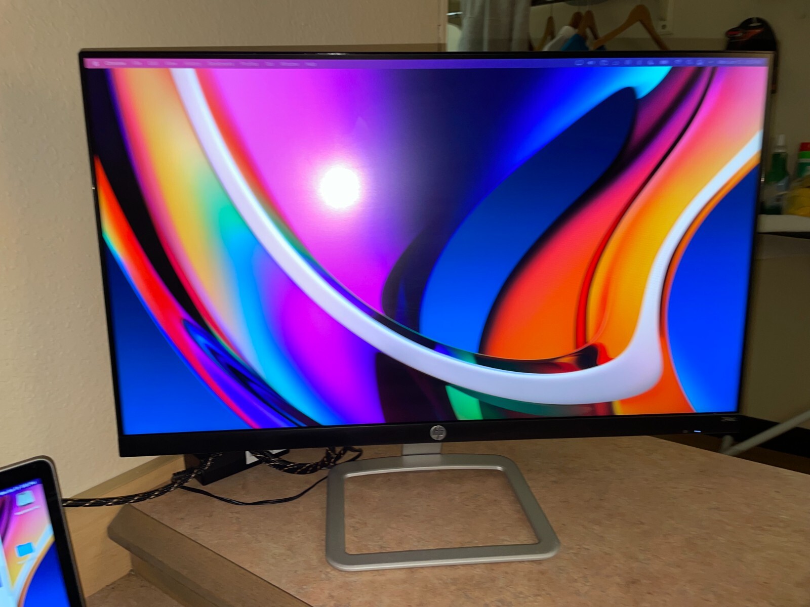 HP 24ec 1080p 23.8" LED Monitor, Very Thin Bezel, Excellent Condition 