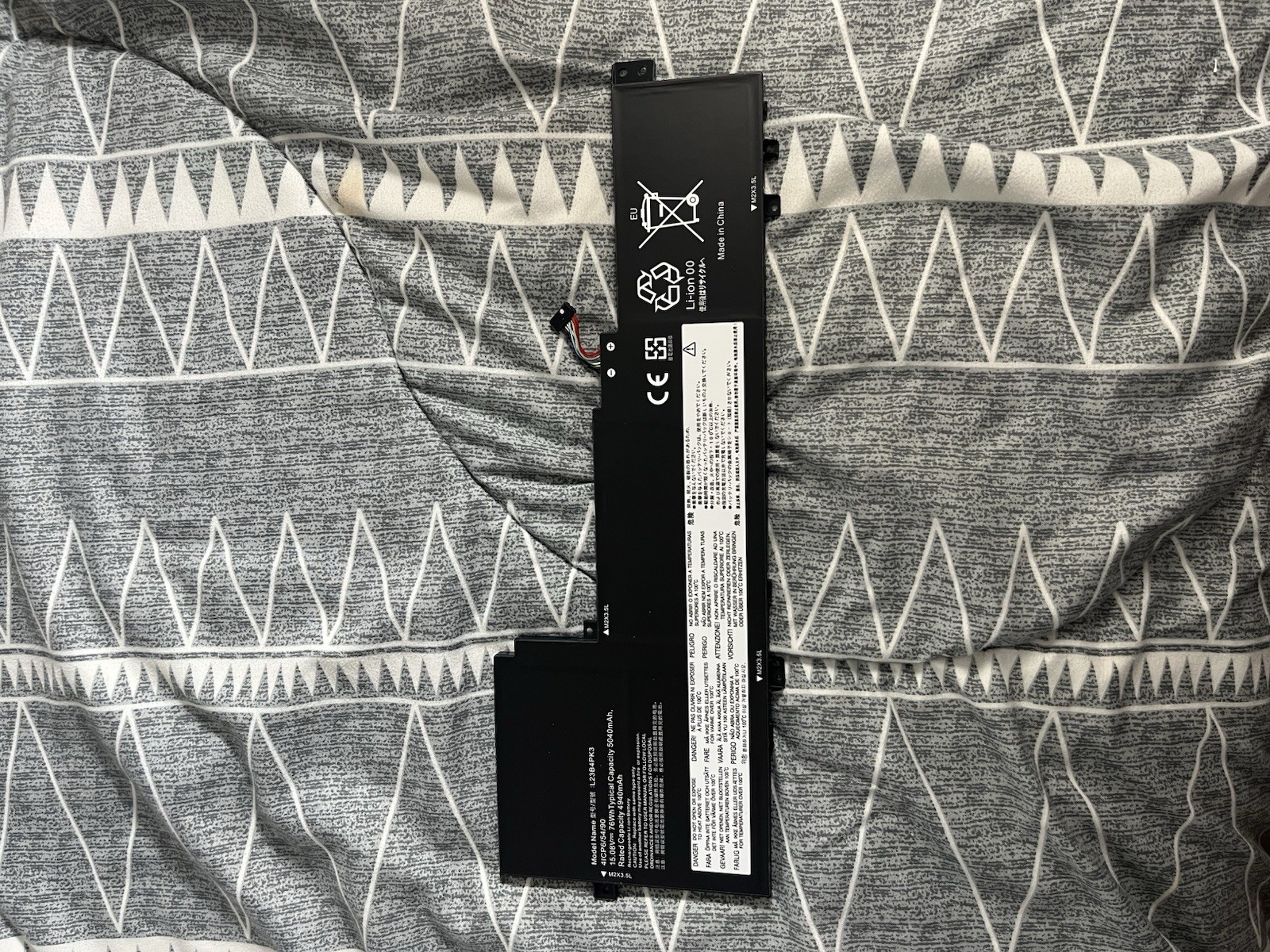 Lenovo L23B4PK3 Laptop Battery 15.08V 76Wh 4940mAh Genuine OEM