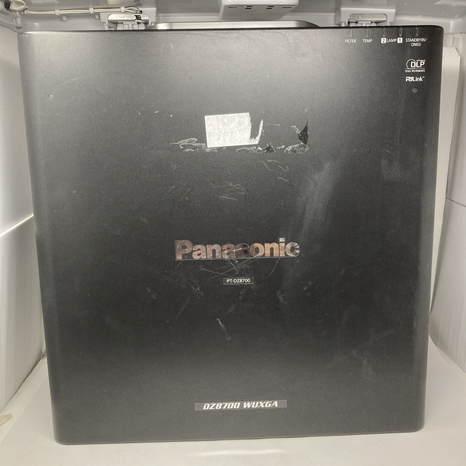 Panasonic PT-DZ8700 wuxga - Local Pickup Only