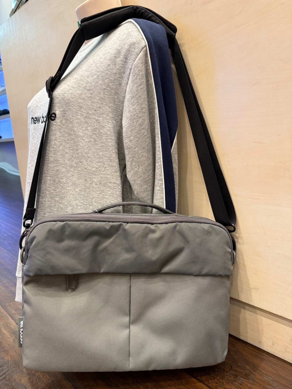 Incase, Campus Brief Bag For Macbook 13", Grey, 360 Protection IMPACT absorption