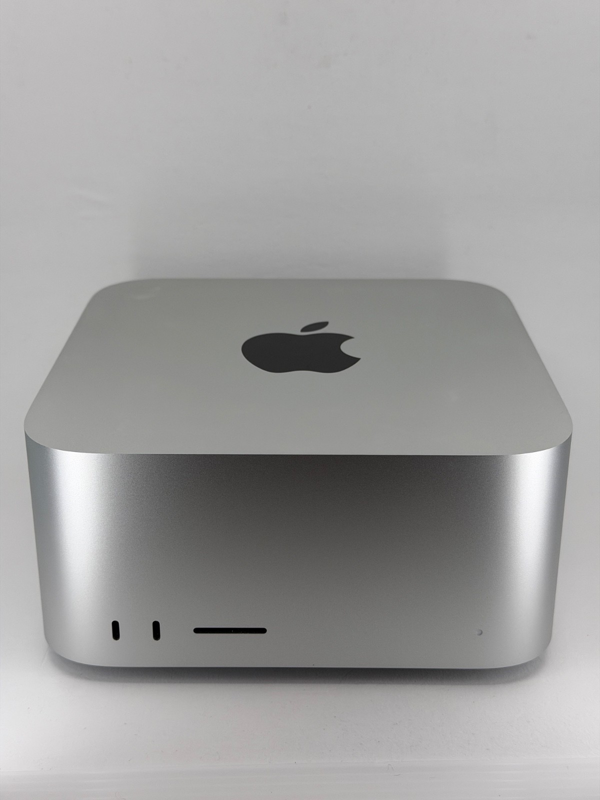 Apple Mac Studio M2 Ultra 76-Core GPU 192GB/4TB (A2901) - Preowned