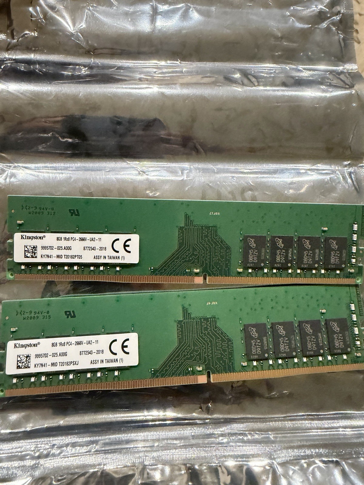 Kingston 16GB (2x8GB) DDR4 DIMM 288-Pin PC4-2666V K7Y41-MID