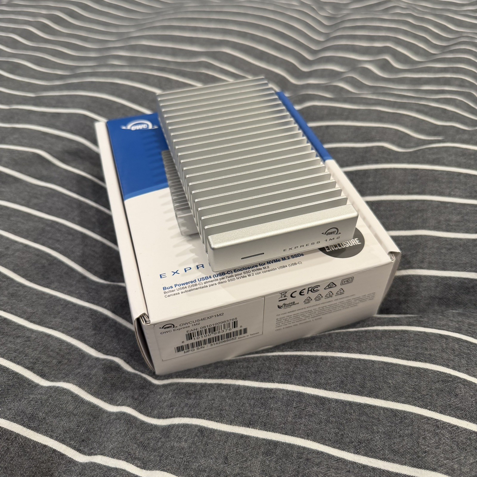 OWC Express 1M2 + Samsung 990 PRO 4TB NVMe SSD USB4 40Gb/s External Drive