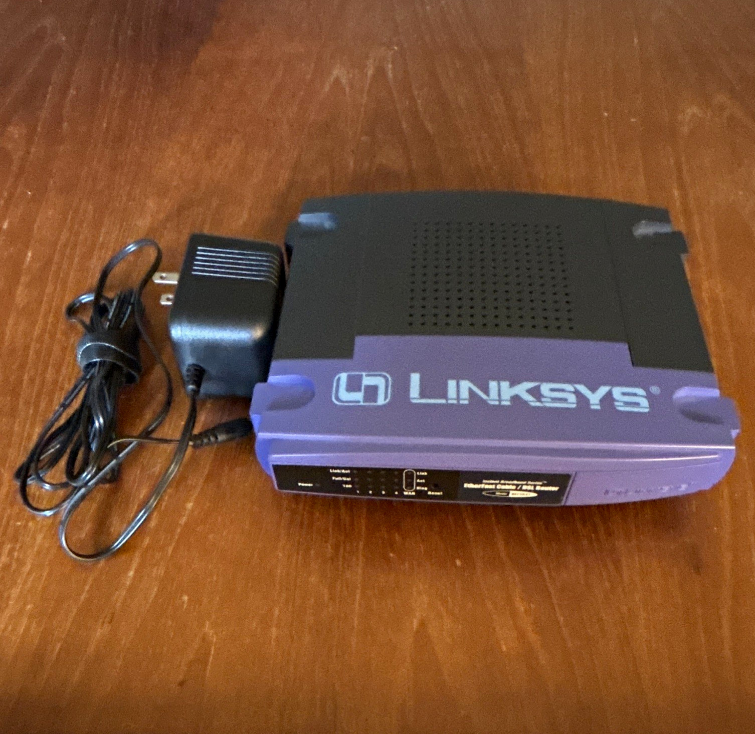 Linksys EtherFast BEFSR41 4-Port 10/100 Mbps Wired Ethernet (RJ-45) Router