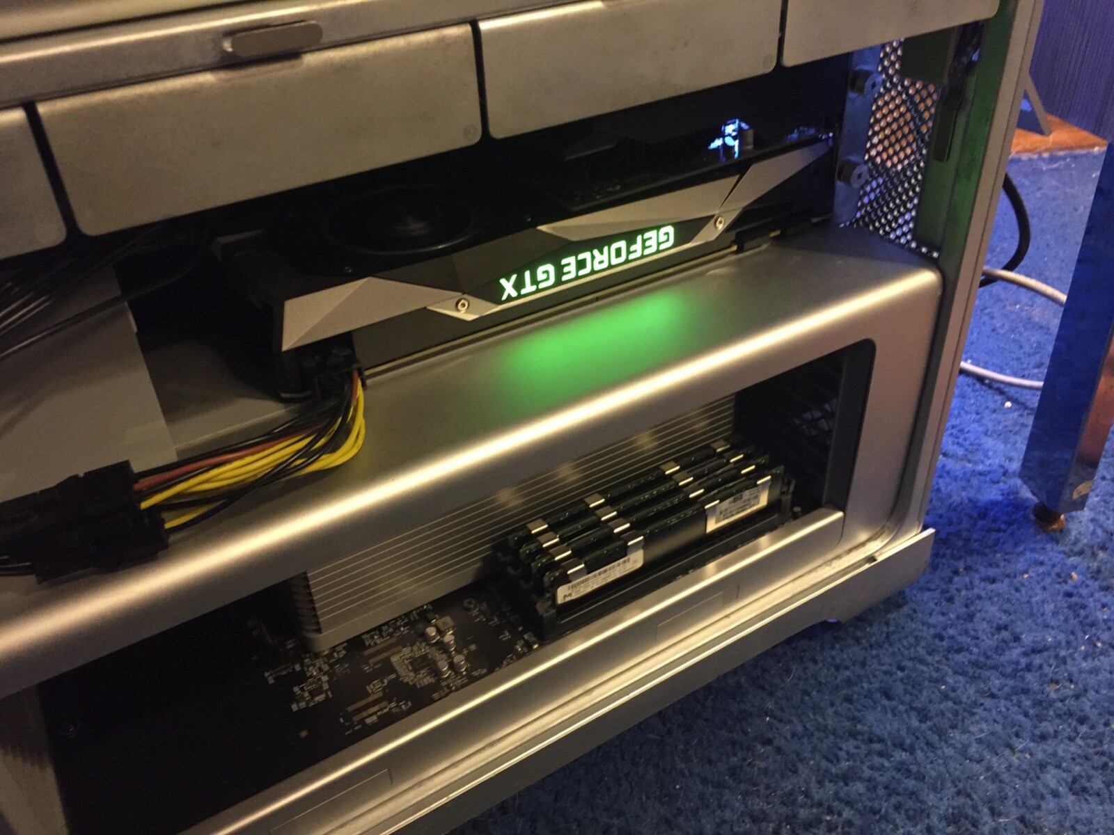 ULTRA RARE ROG MARS GTX 760 4GB Metal DUAL-GPU Video Card Mac Pro 4K Boot Screen