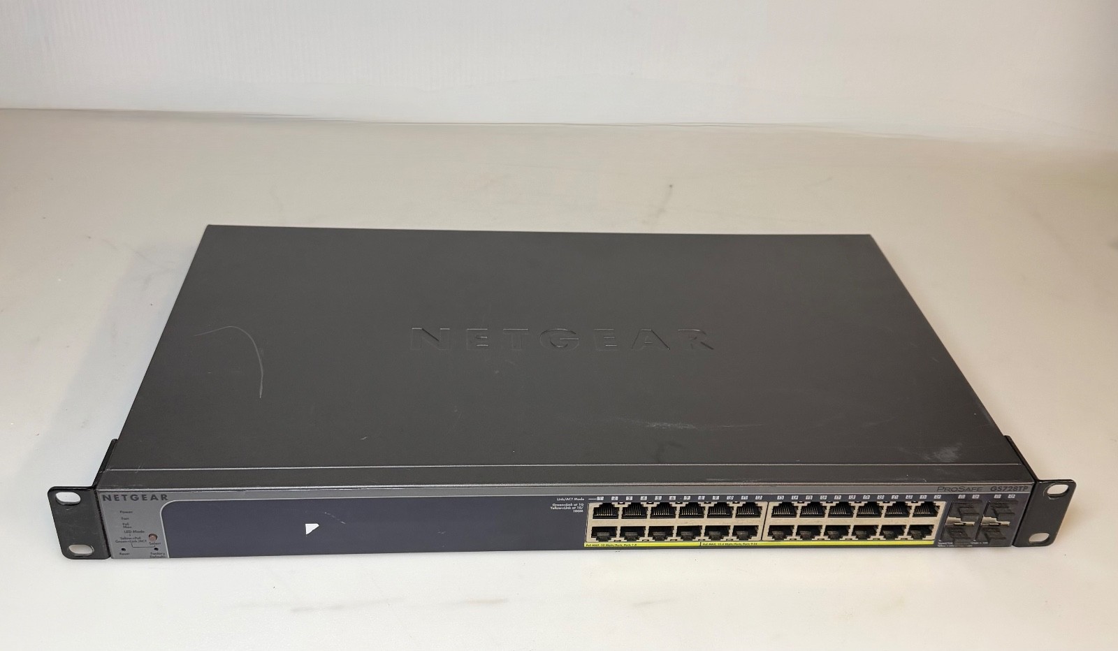 Netgear GS728TP 24-Port Gigabit PoE + Smart Managed Pro Switch