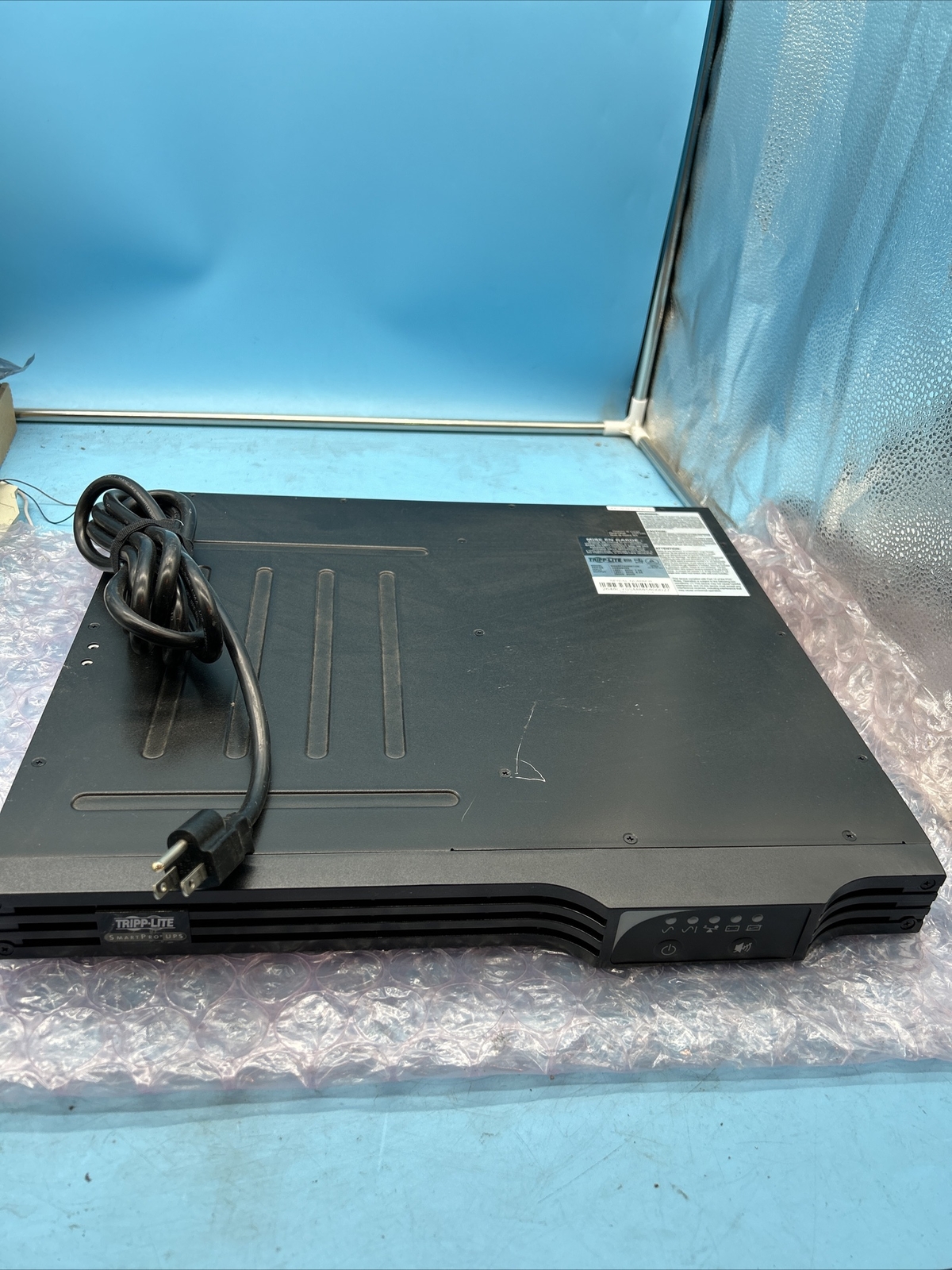 Tripp Lite SMART750RM1UN 750VA/600W 120V 6-Outlet 1U Line-Interactive UPS