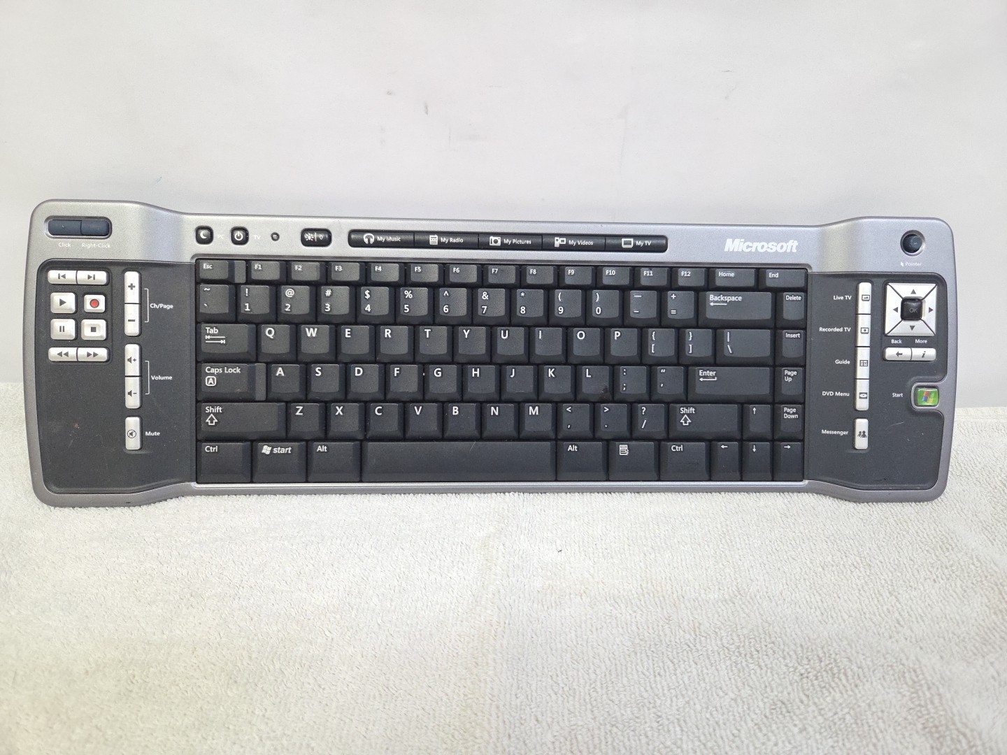 Microsoft 1044 Wireless Remote Keyboard, All in One Media Keyboard, X801984-001