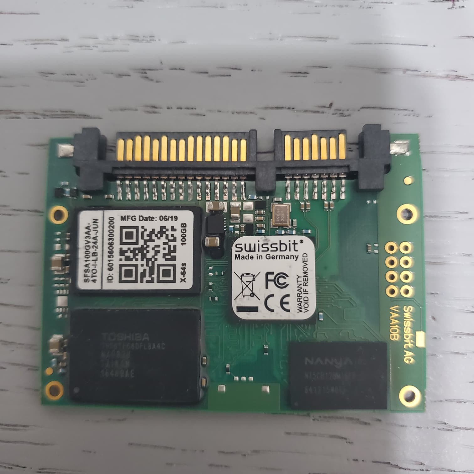 SFSA100GV3AA-4TO-I-L-B-24A-JUN - 64GB SATA III MLC Half Slim SATA MO-297 Industr