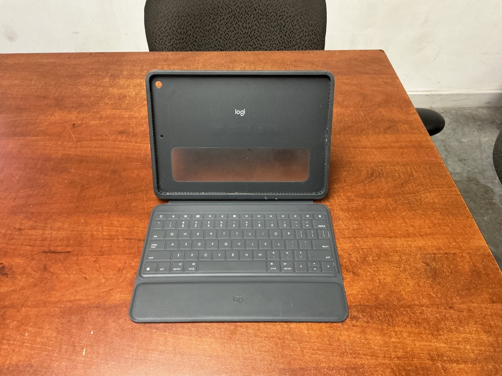 Logitech Rugged Folio Combo 3 Case for Apple iPad 7th/8th/9th Gen. -Model YU0073